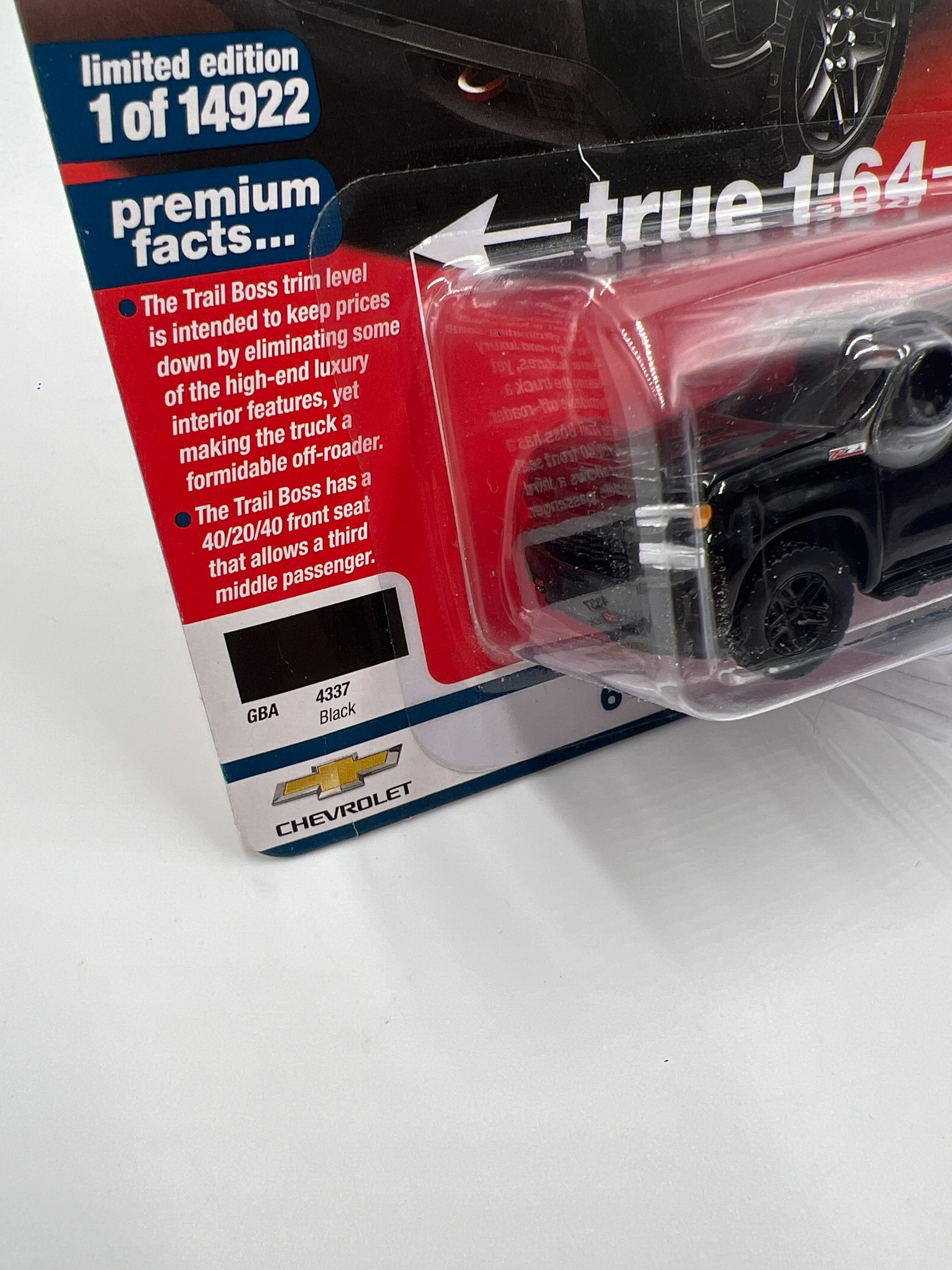 Auto World Muscle Trucks Release 5 Version B 2020 Chevy Silverado ZL1 LT Trail Boss Black - Image 5