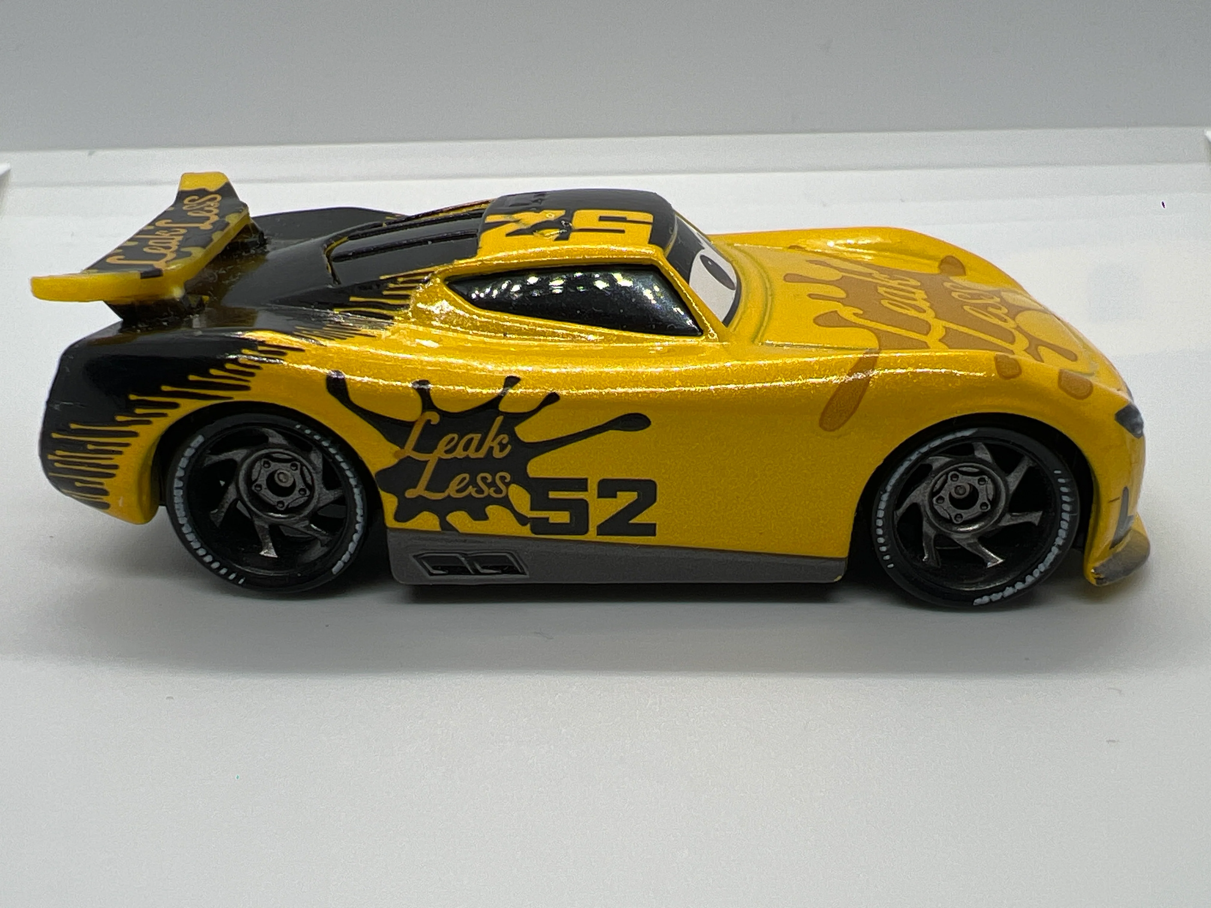 Disney Pixar Cars 3 #52 George New-Win Leak Less Yellow Loose - Image 3