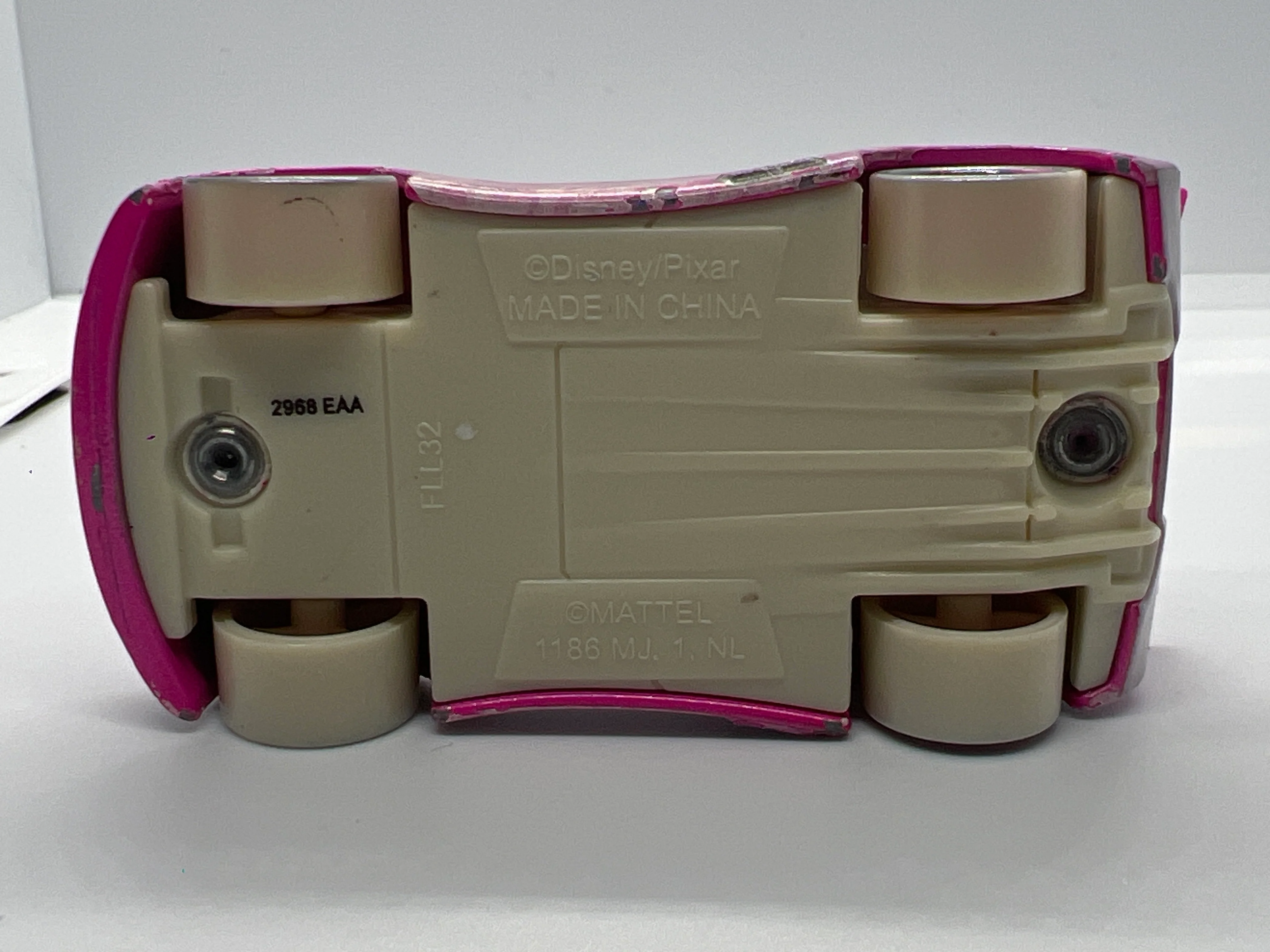 Disney Pixar Cars Fireball Beach Racers #36 Rich Mixon Tank Coat Pink Loose Chips - Image 6