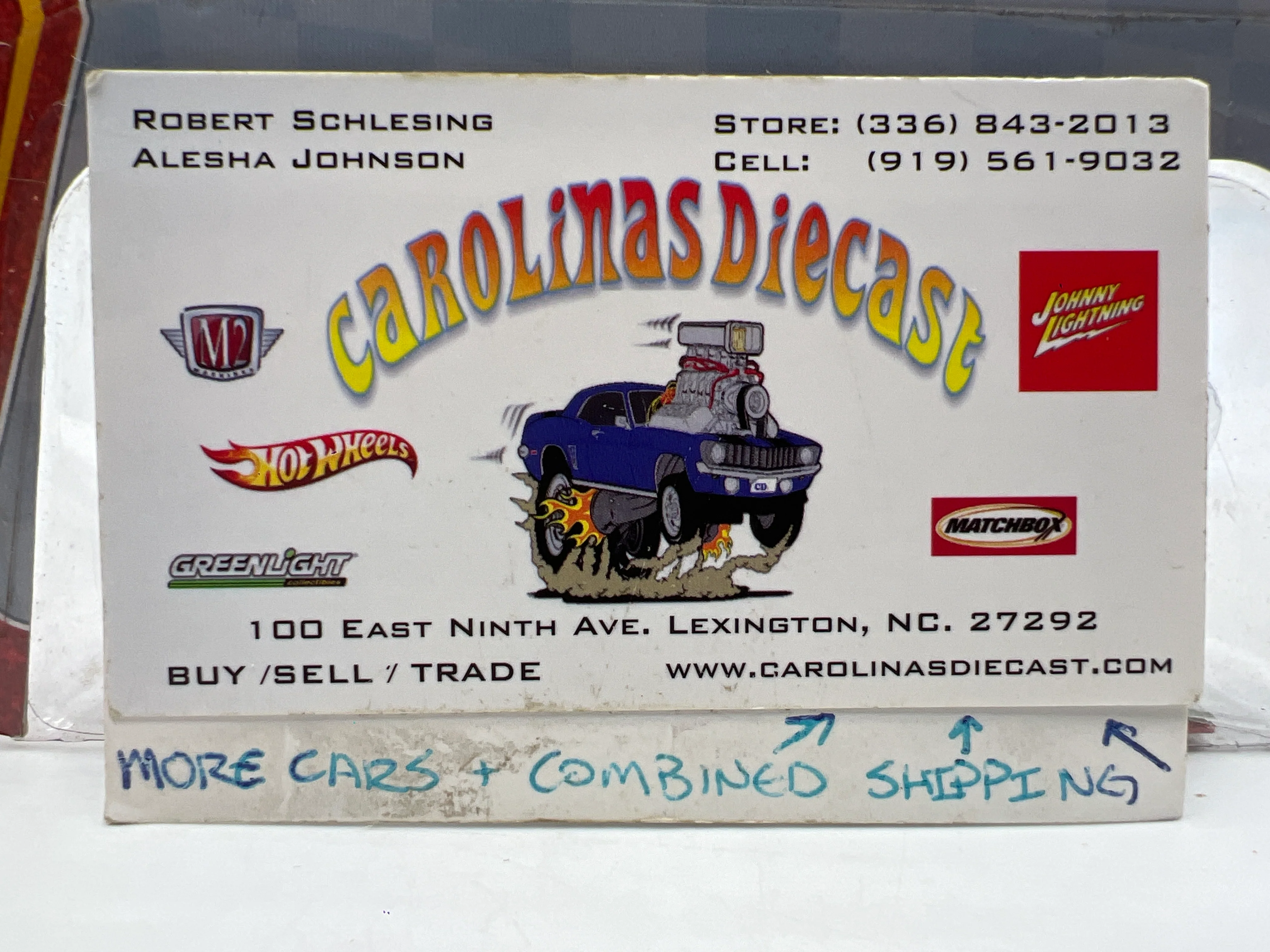 Disney Pixar The World Of Cars #102 CHASE Dinoco Lightning McQueen With Piston Cup - Image 7