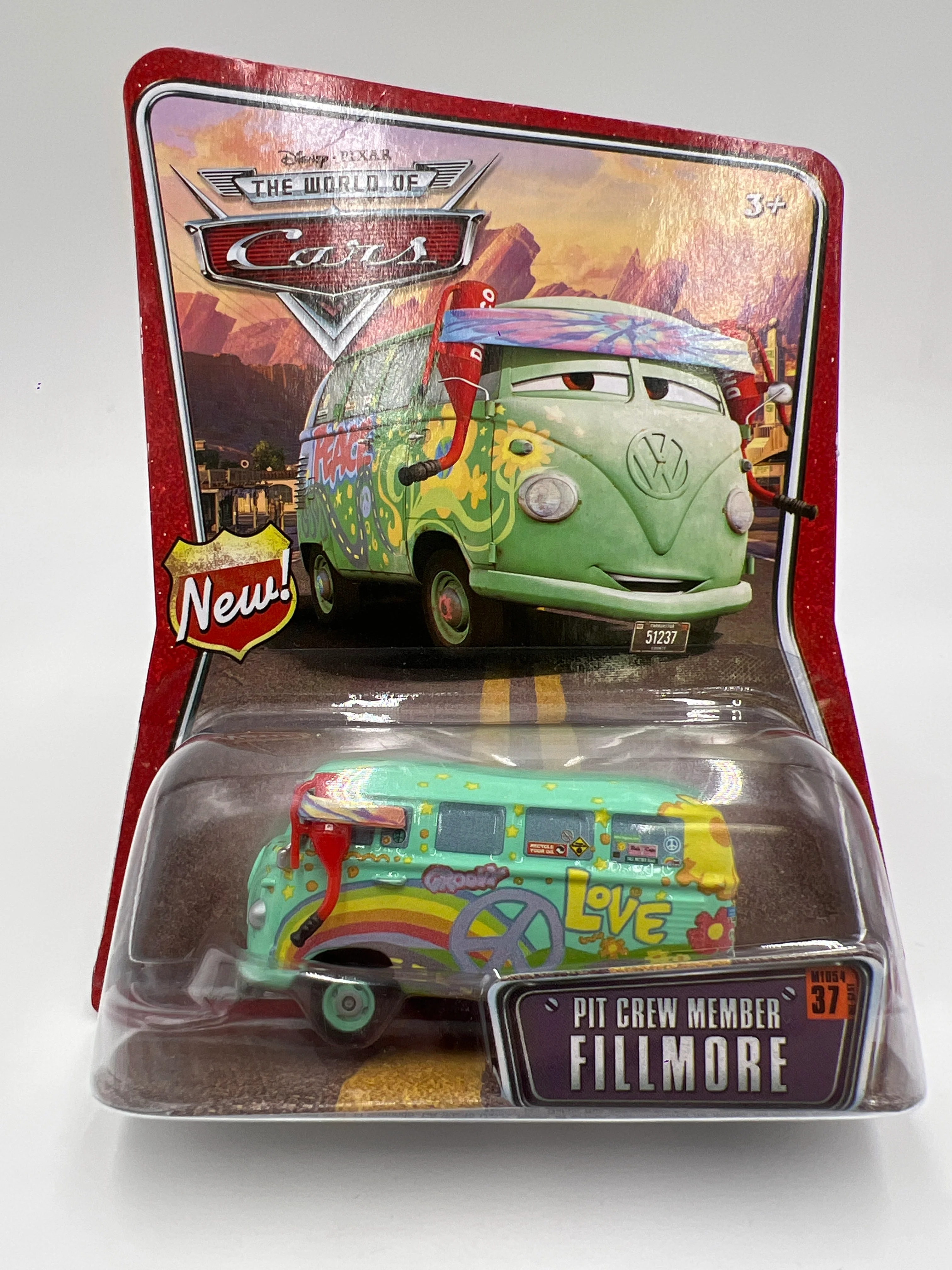 Disney Pixar The World Of Cars #37 Pit Crew Member Fillmore 139E - Image 2