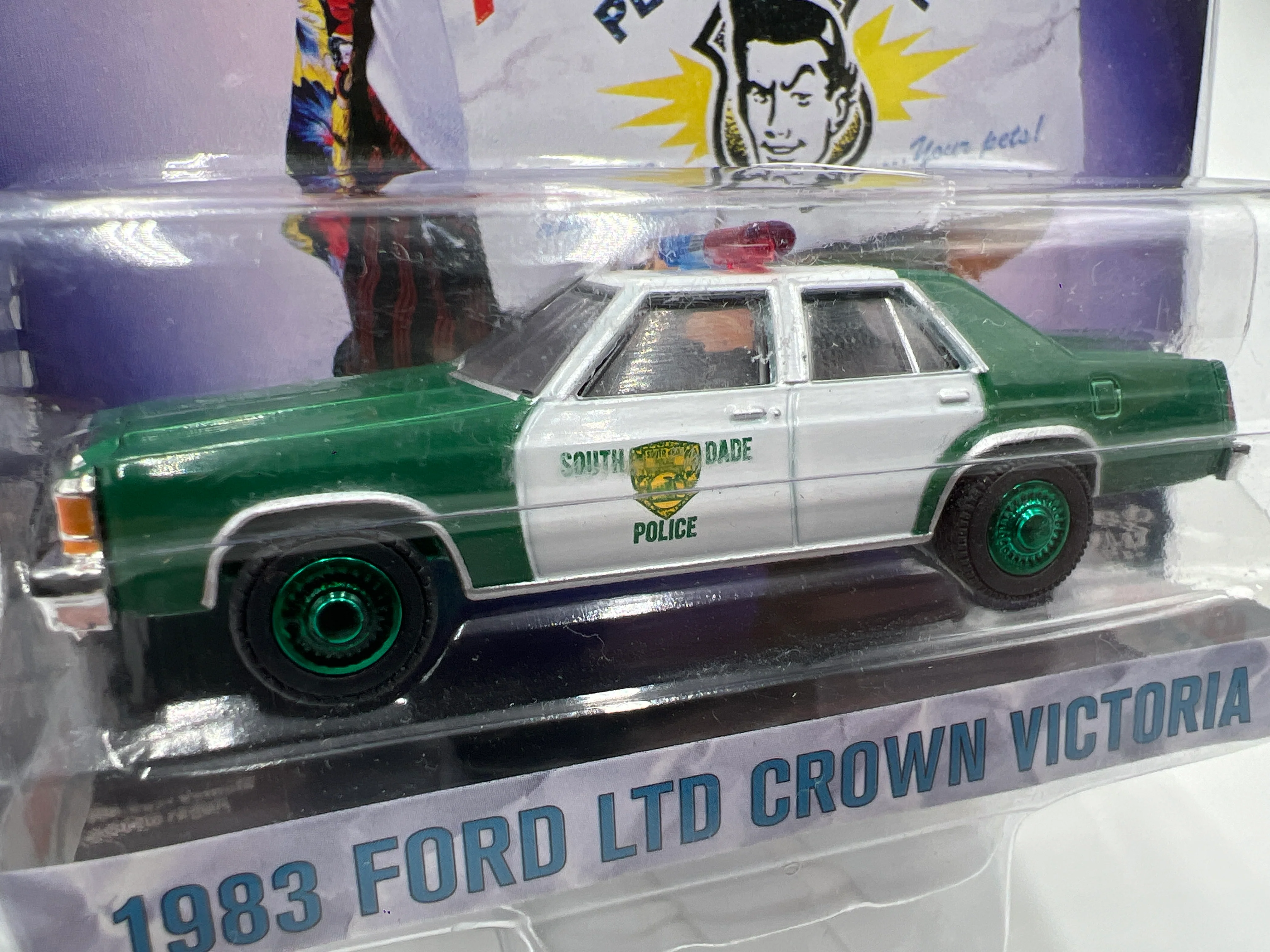 Greenlight Hollywood Series 33 Ace Ventura CHASE 1983 Ford LTD Crown Victoria - Image 3