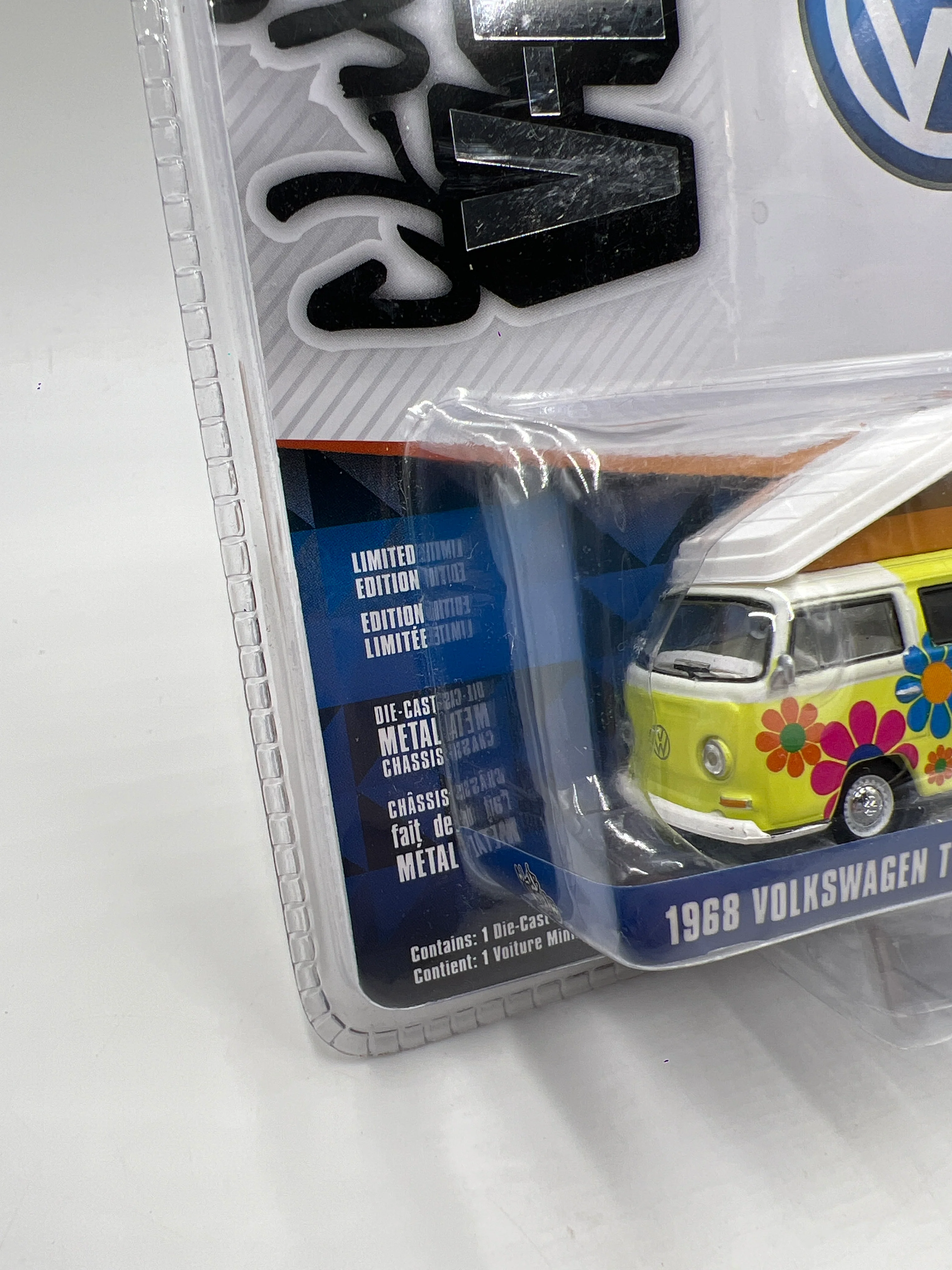 Greenlight Club V-Dub Series 4 1968 Volkswagen Type 2 T2 Westfalia Campmobile 179G - Image 4