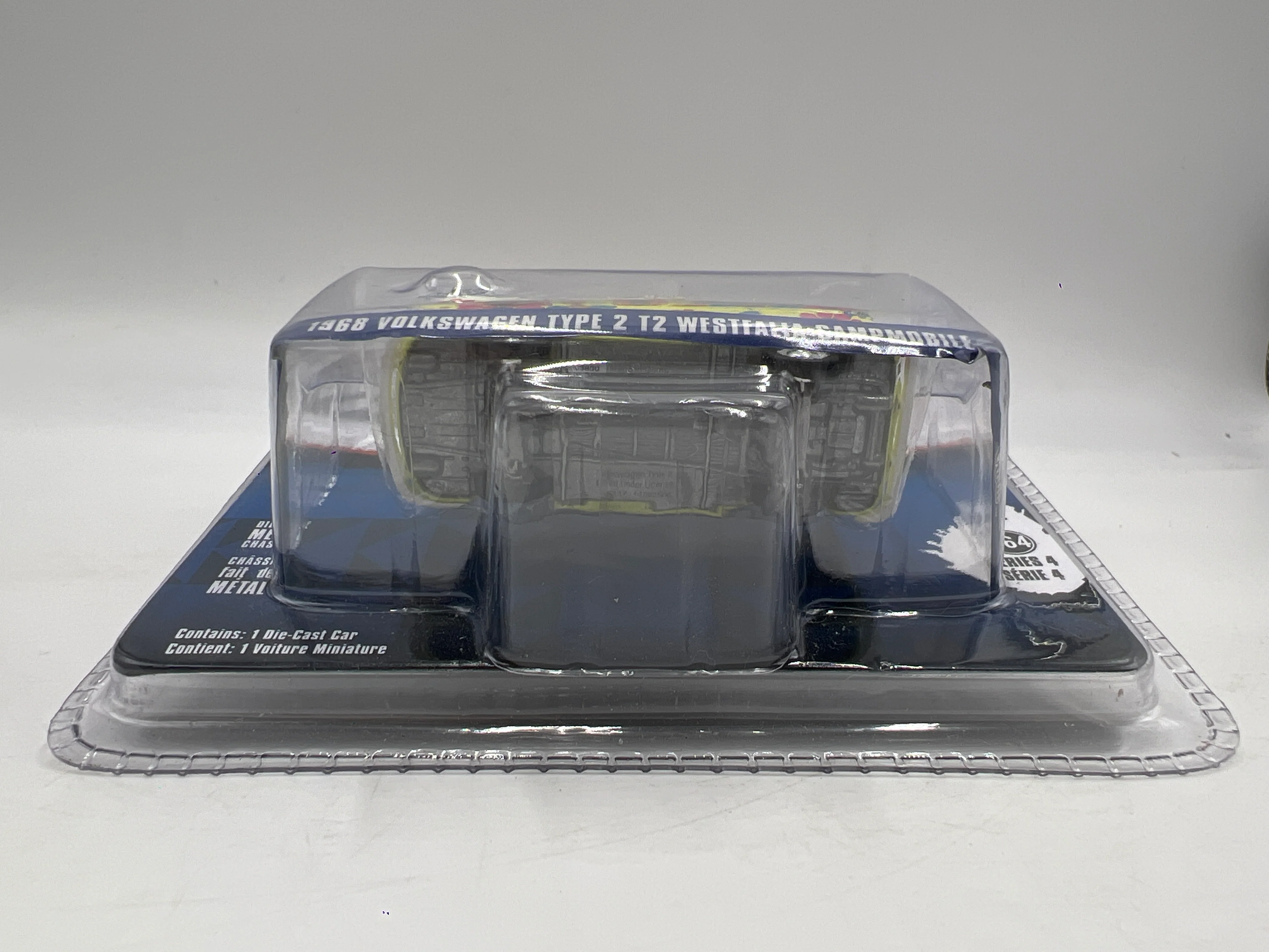 Greenlight Club V-Dub Series 4 1968 Volkswagen Type 2 T2 Westfalia Campmobile 179G - Image 5