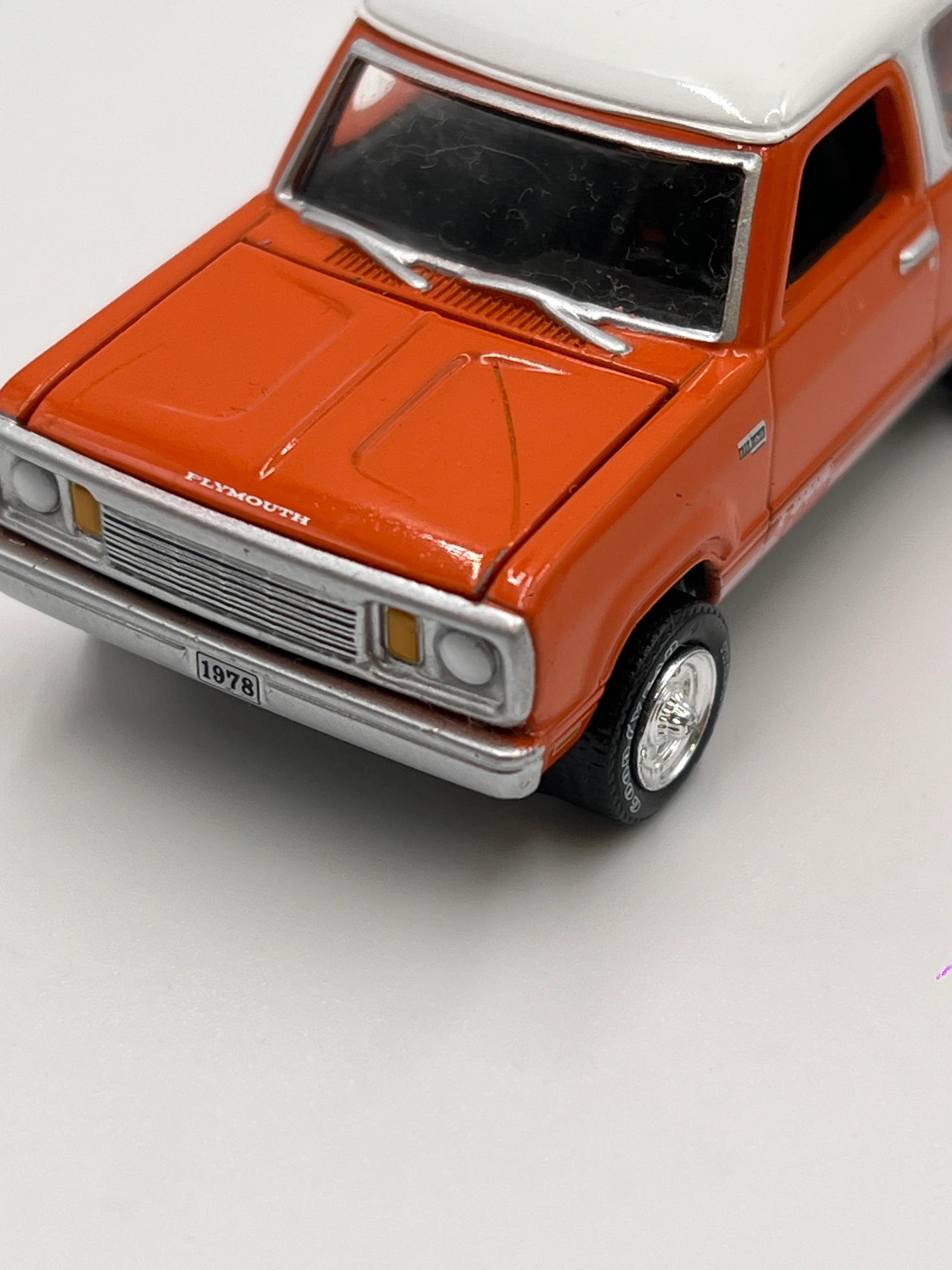 Greenlight Route 66 U.S.A Collector Pack Plymouth Trail Duster Orange Loose - Image 6
