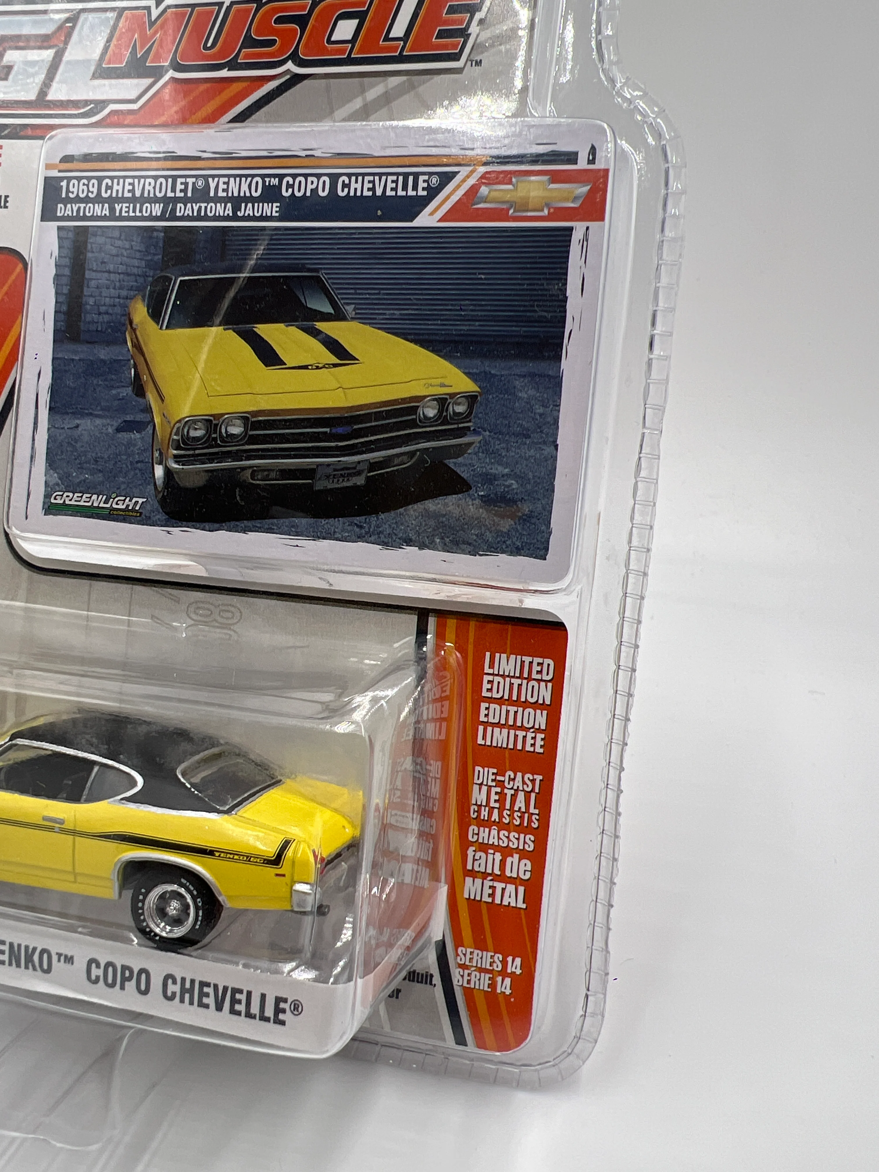 Greenlight GL Muscle Series 14 1969 Chevrolet Yenko Copo Chevelle Yellow - Image 4