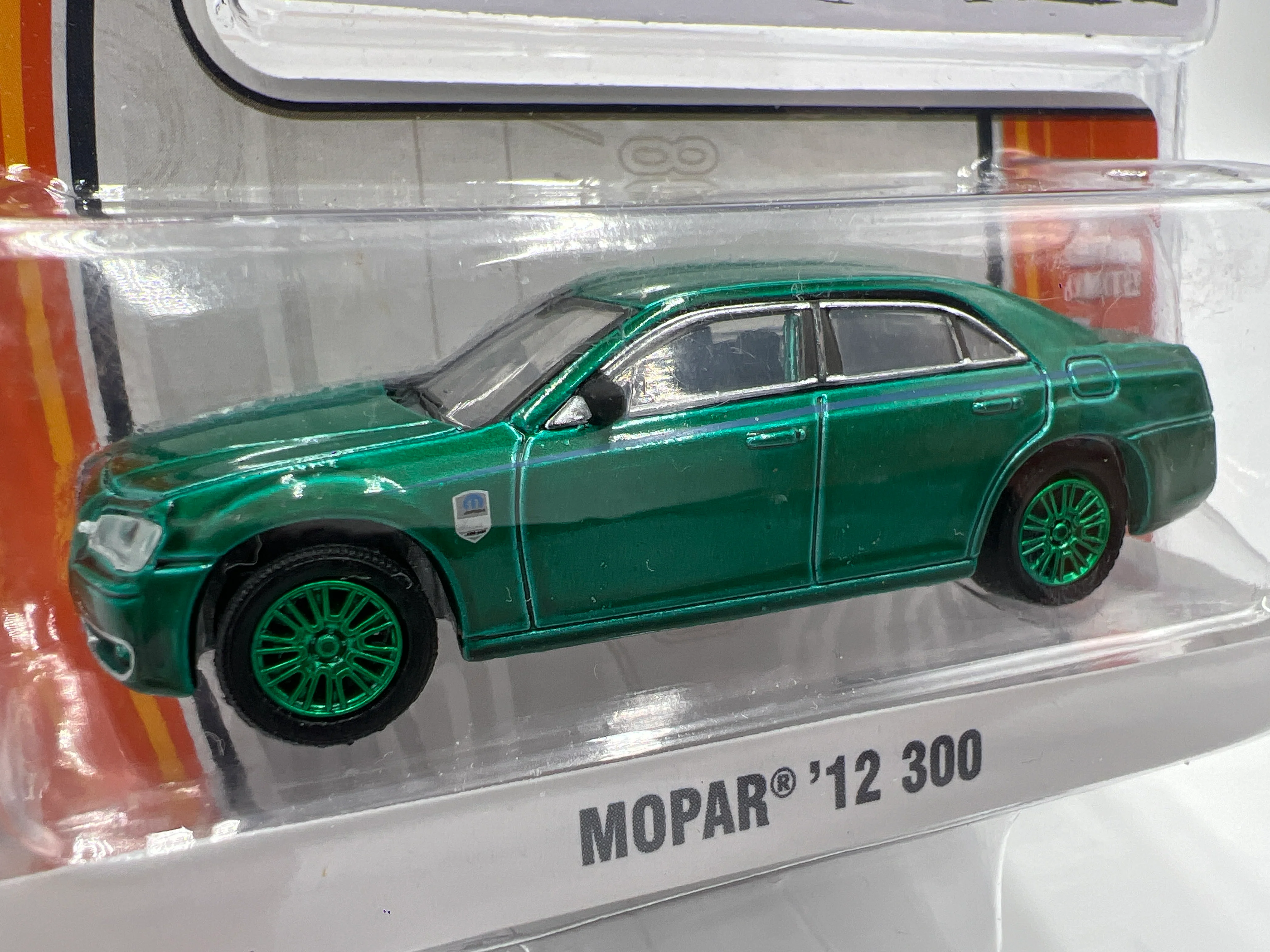 Greenlight GL Muscle Series 14 CHASE Mopar 12 Chrysler 300 Green - Image 3