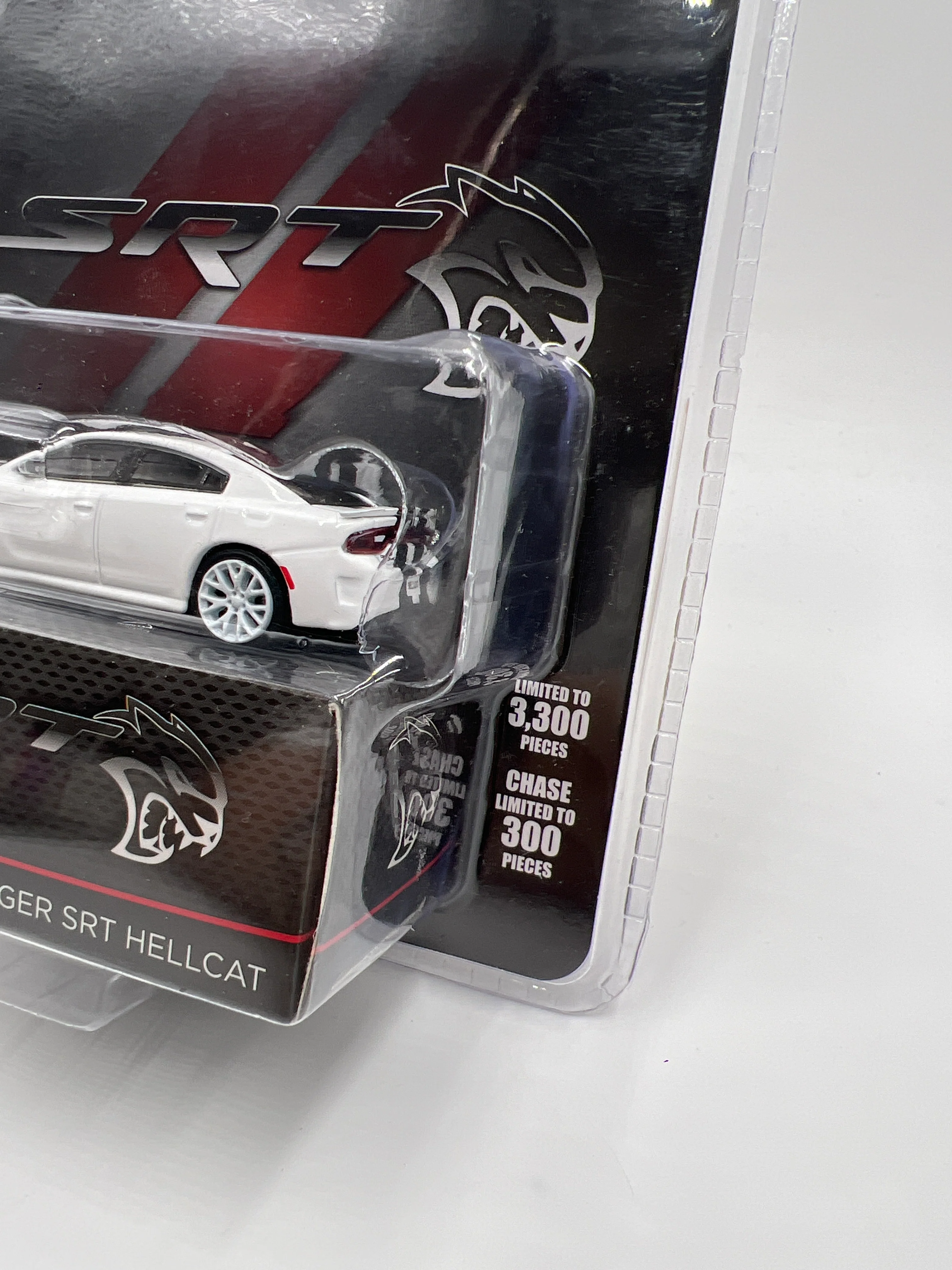 Greenlight Mijo Exclusives 1/300 CHASE 2018 Dodge Charger SRT Hellcat White - Image 3