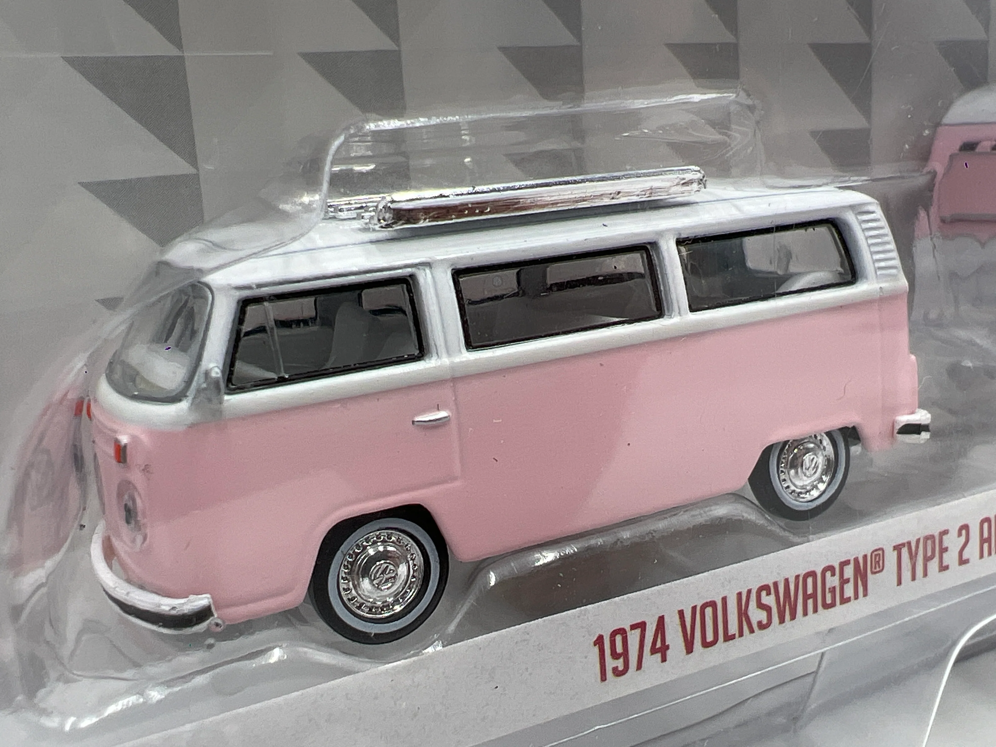 Greenlight Mijo Exclusives Hitch & Tow 1974 Volkswagen Type 2 T2 And 1958 Catolac Deville Trailer Pink VHTF - Image 2