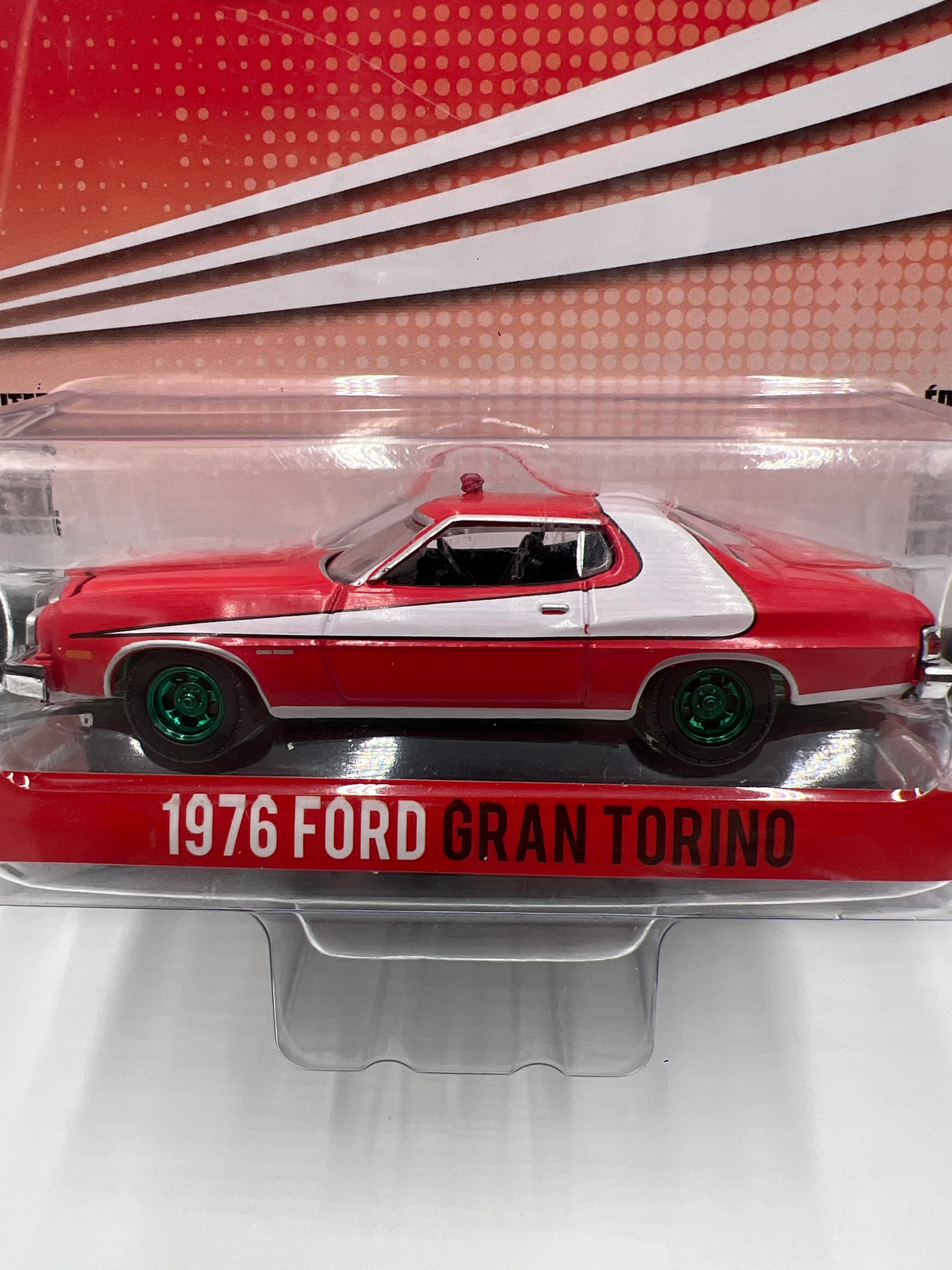 Greenlight Hollywood Series 18 Greenie Chase Starsky & Hutch 1976 Ford Gran Torino Red - Image 3