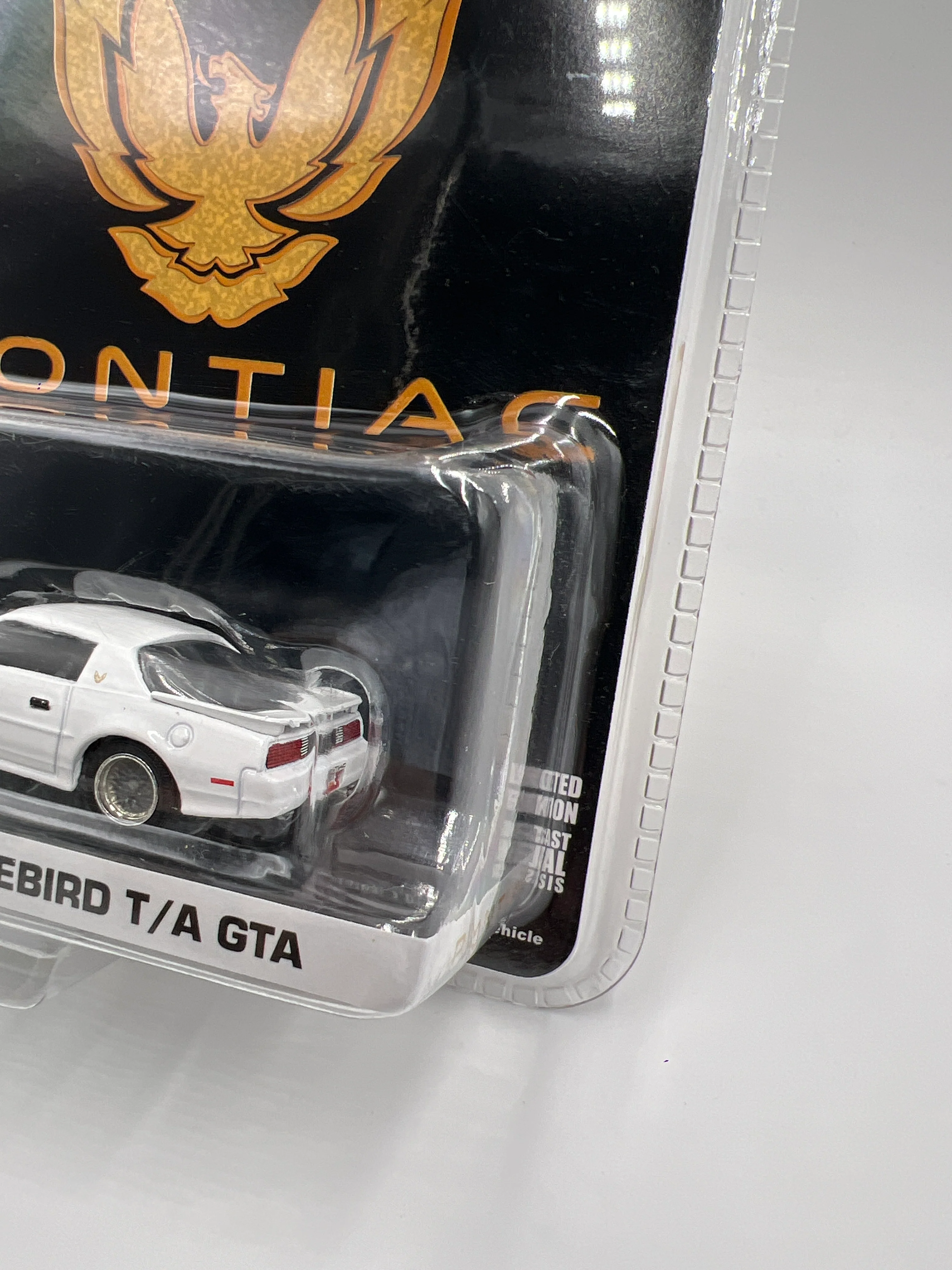 Greenlight Midwest Diecast Exclusive 1987 Pontiac Firebird T/A GTA White 182D - Image 3