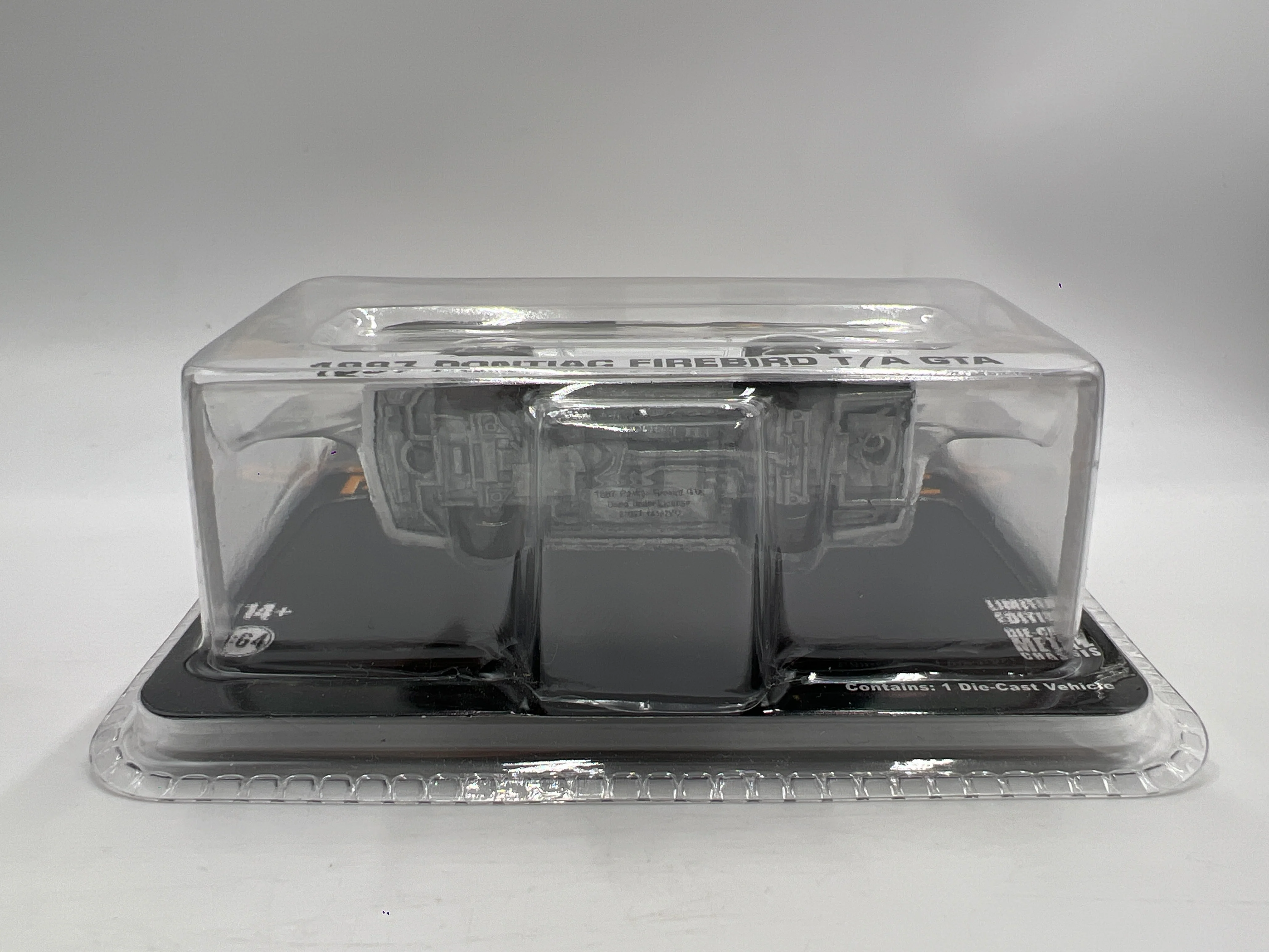 Greenlight Midwest Diecast Exclusive 1987 Pontiac Firebird T/A GTA White 182D - Image 5