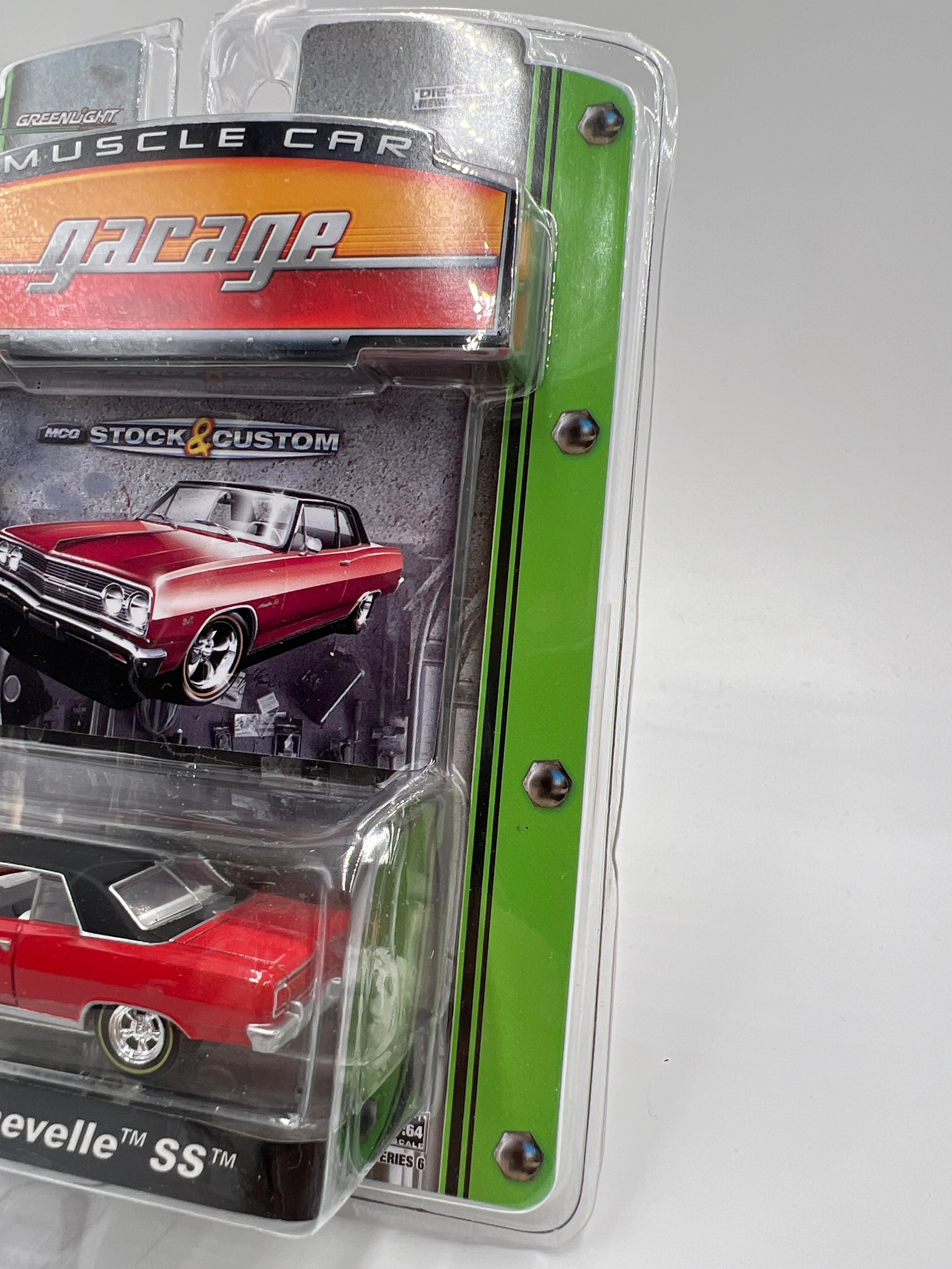 Greenlight Muscle Car Garage Series 6 1965 Chevy Chevelle SS Red 176E - Image 4