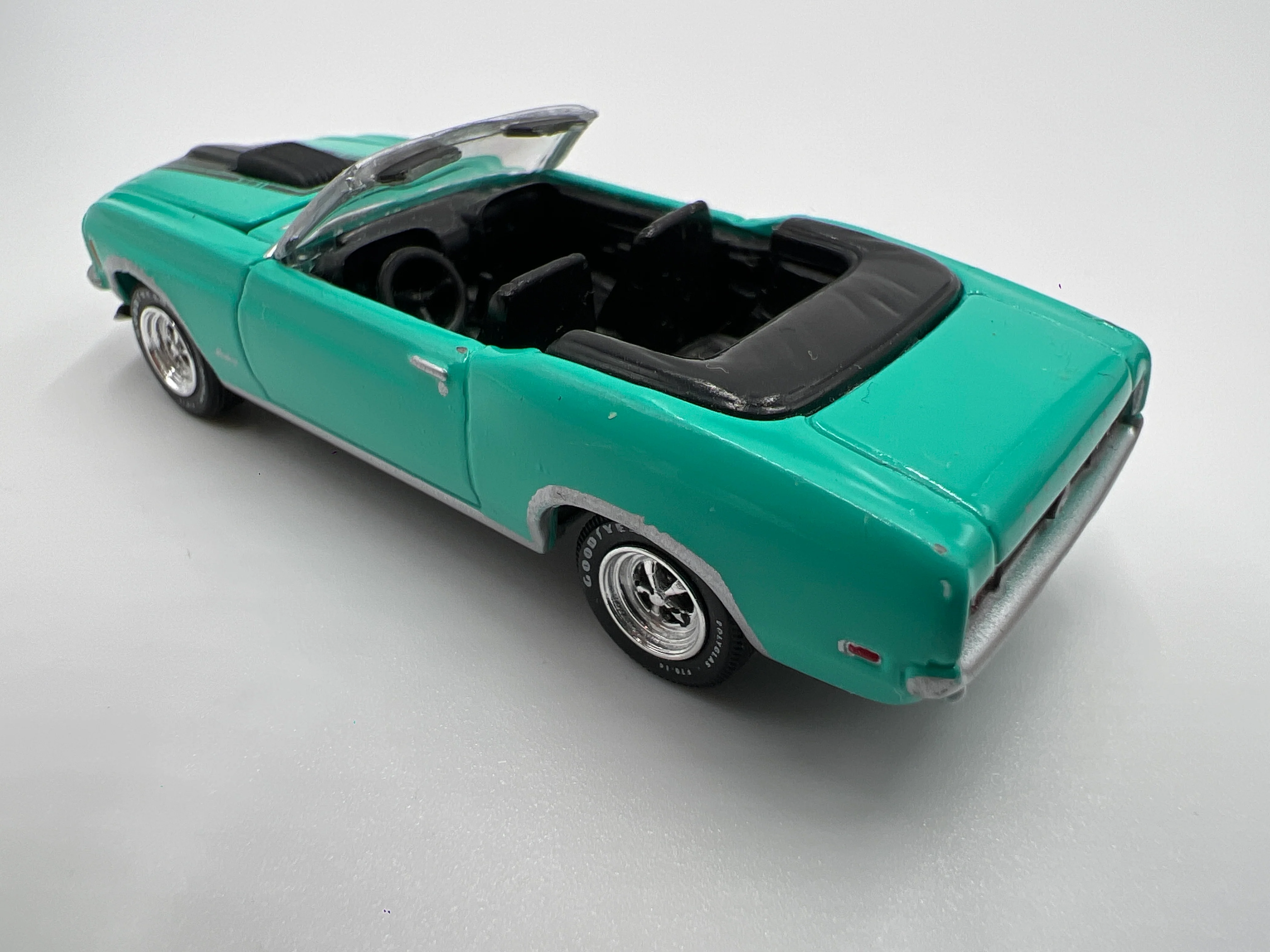 Greenlight Route 66 U.S.A Collector Pack 1970 Ford Mustang 351 Tiffany Blue Loose - Image 3