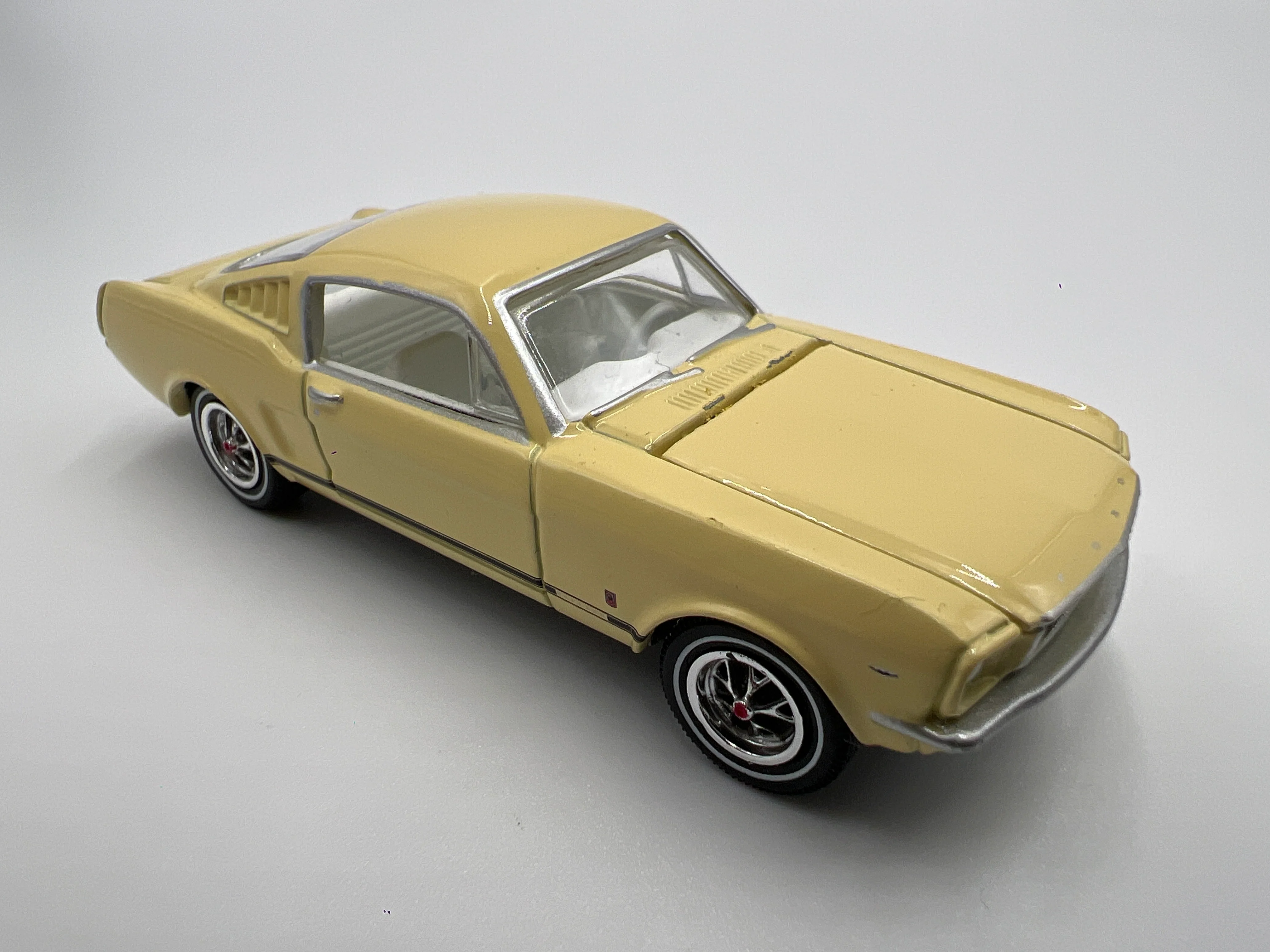 Greenlight Route 66 U.S.A Collector Pack 1965 Ford Mustang  Yellow Loose - Image 2