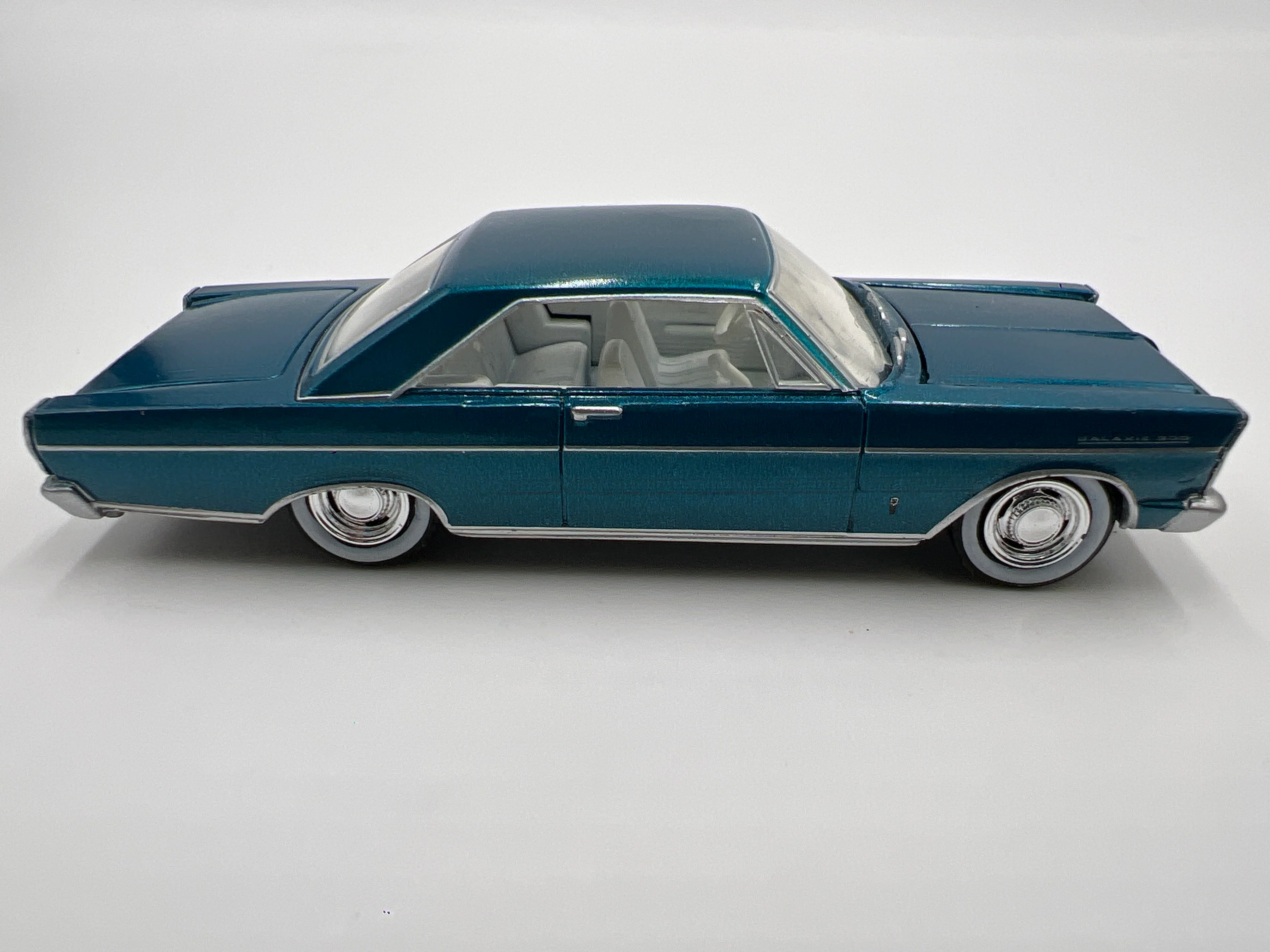 Greenlight Route 66 U.S.A Collector Pack 1965 Ford Galaxie Blue Loose - Image 11