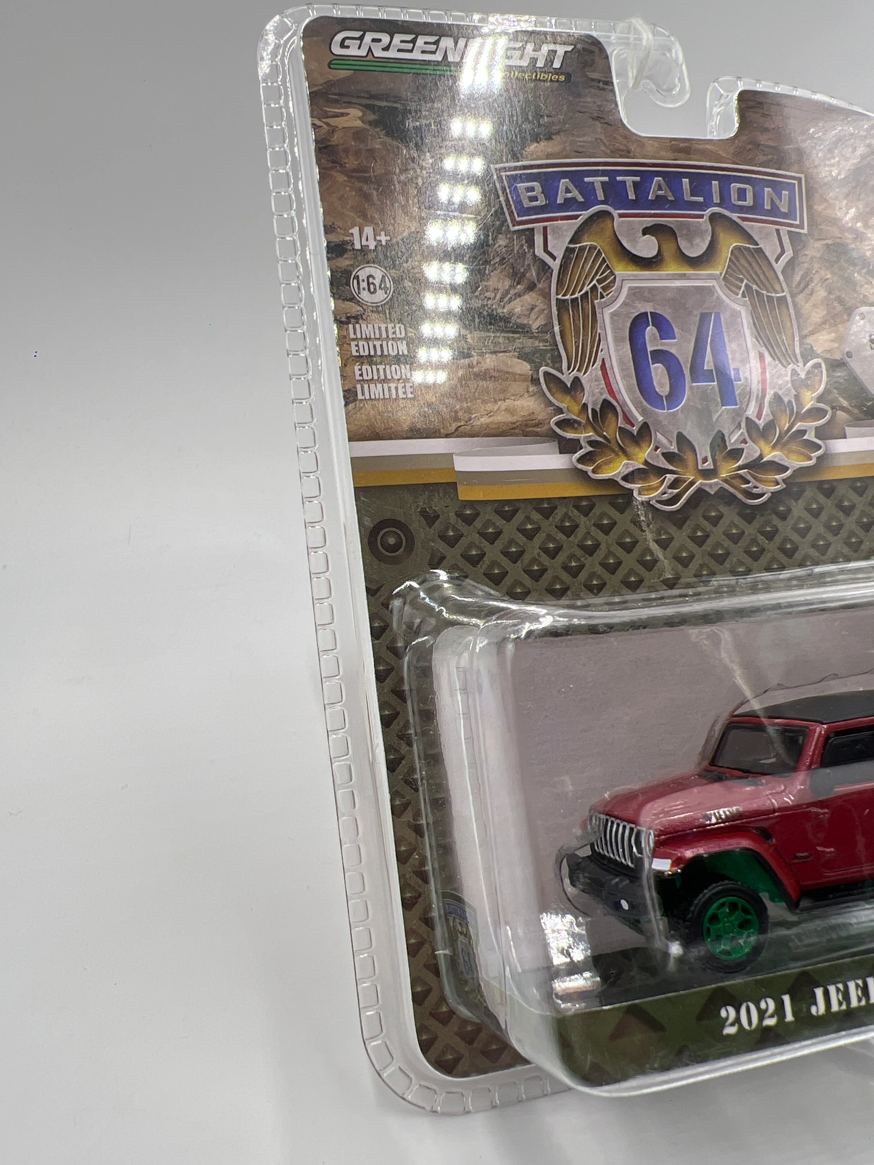 Greenlight Battalion 64 Series 2 CHASE 2021 Jeep Gladiator Willys Red - Image 5