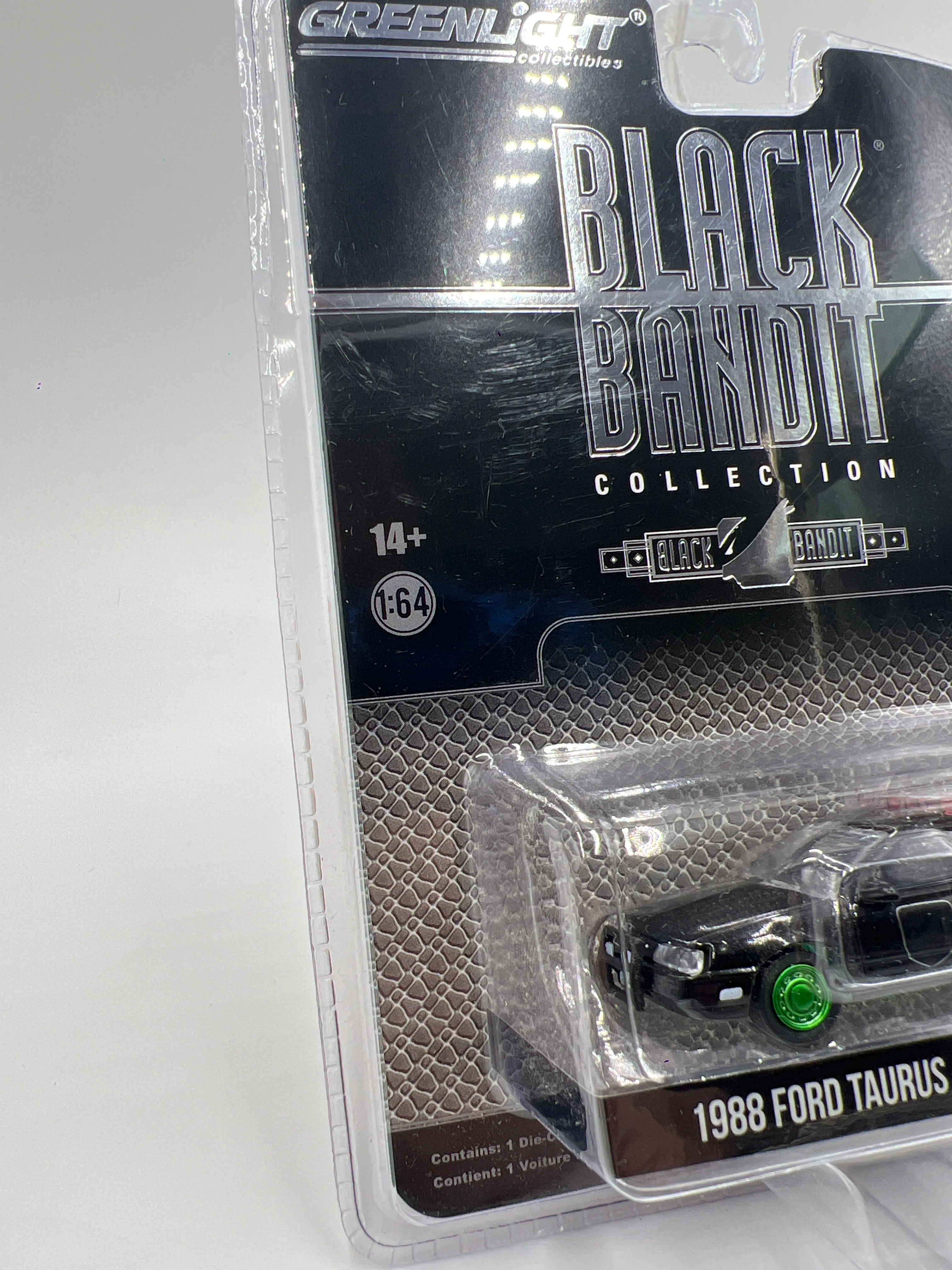 Greenlight Black Bandit Series 27 CHASE 1988 Ford Taurus Black Bandit Police - Image 5