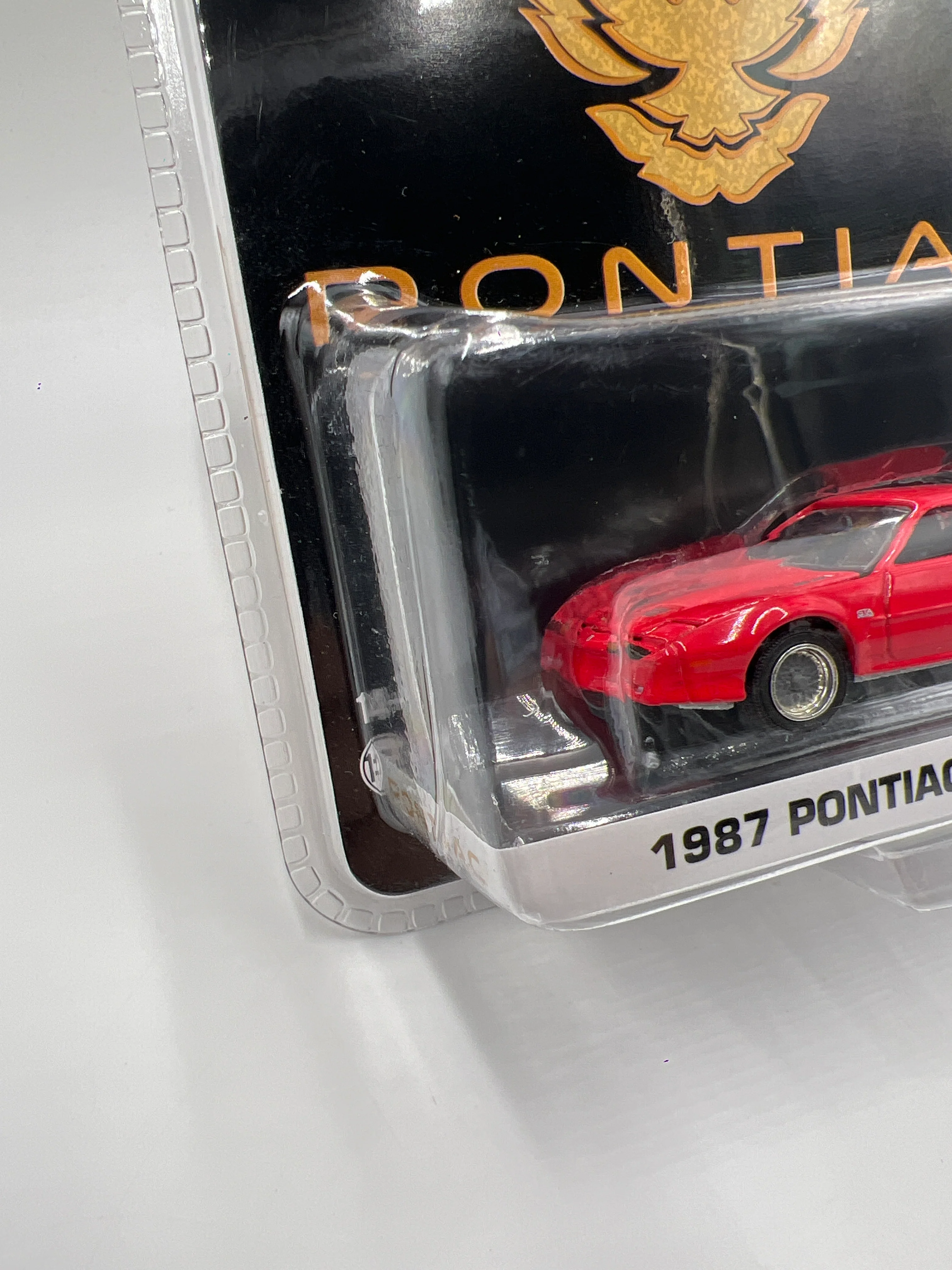 Greenlight Midwest Diecast Exclusive 1987 Pontiac Firebird T/A GTA Red 182D - Image 4