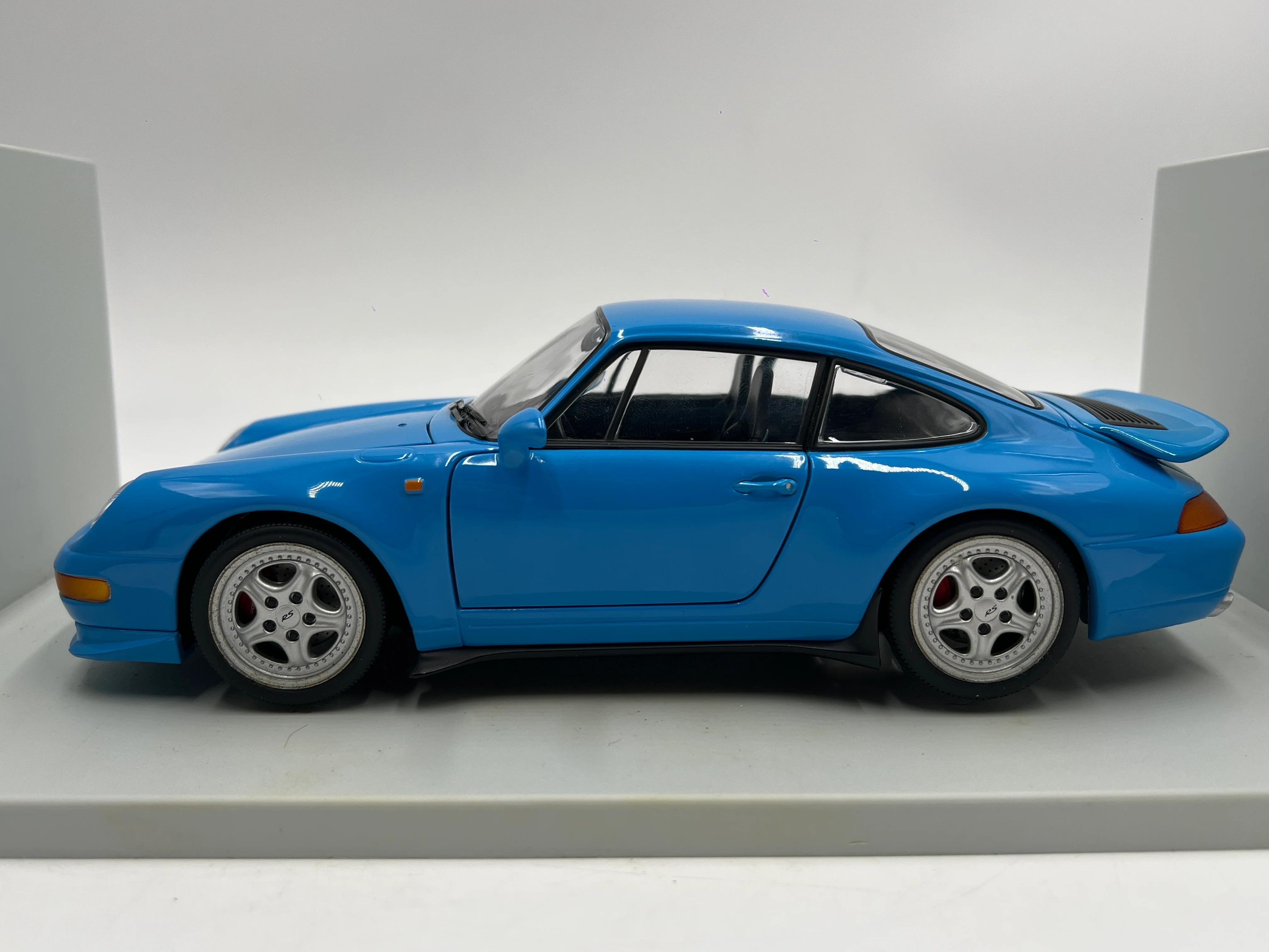 UT Models 1/18 Scale Rare Color Porsche 911 Carrera RS 993 Riviera Blue W/Box VHTF Box Not Perfect - Image 8
