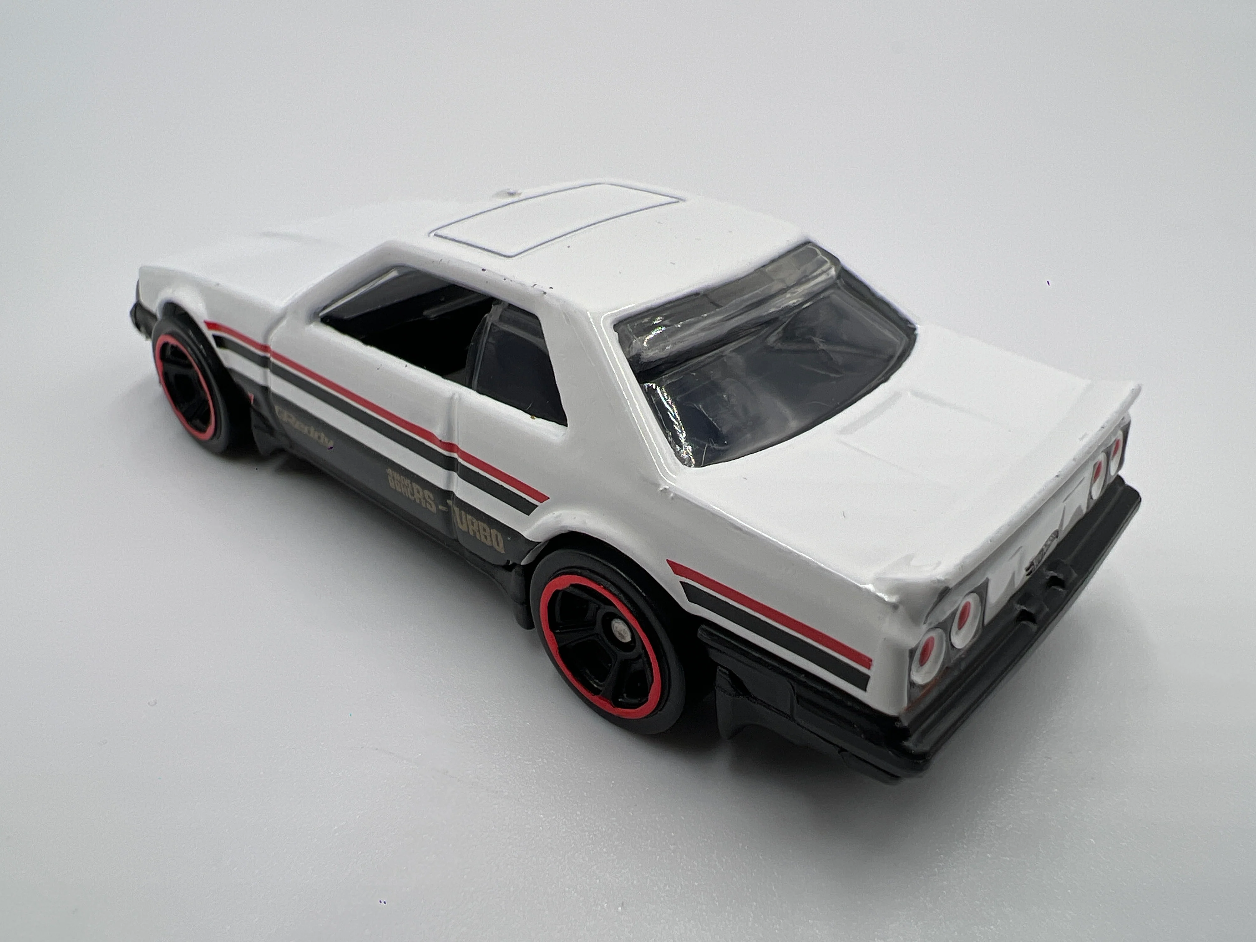 Hot Wheels 1/64 82 Nissan Skyline R30 White Loose - Image 2
