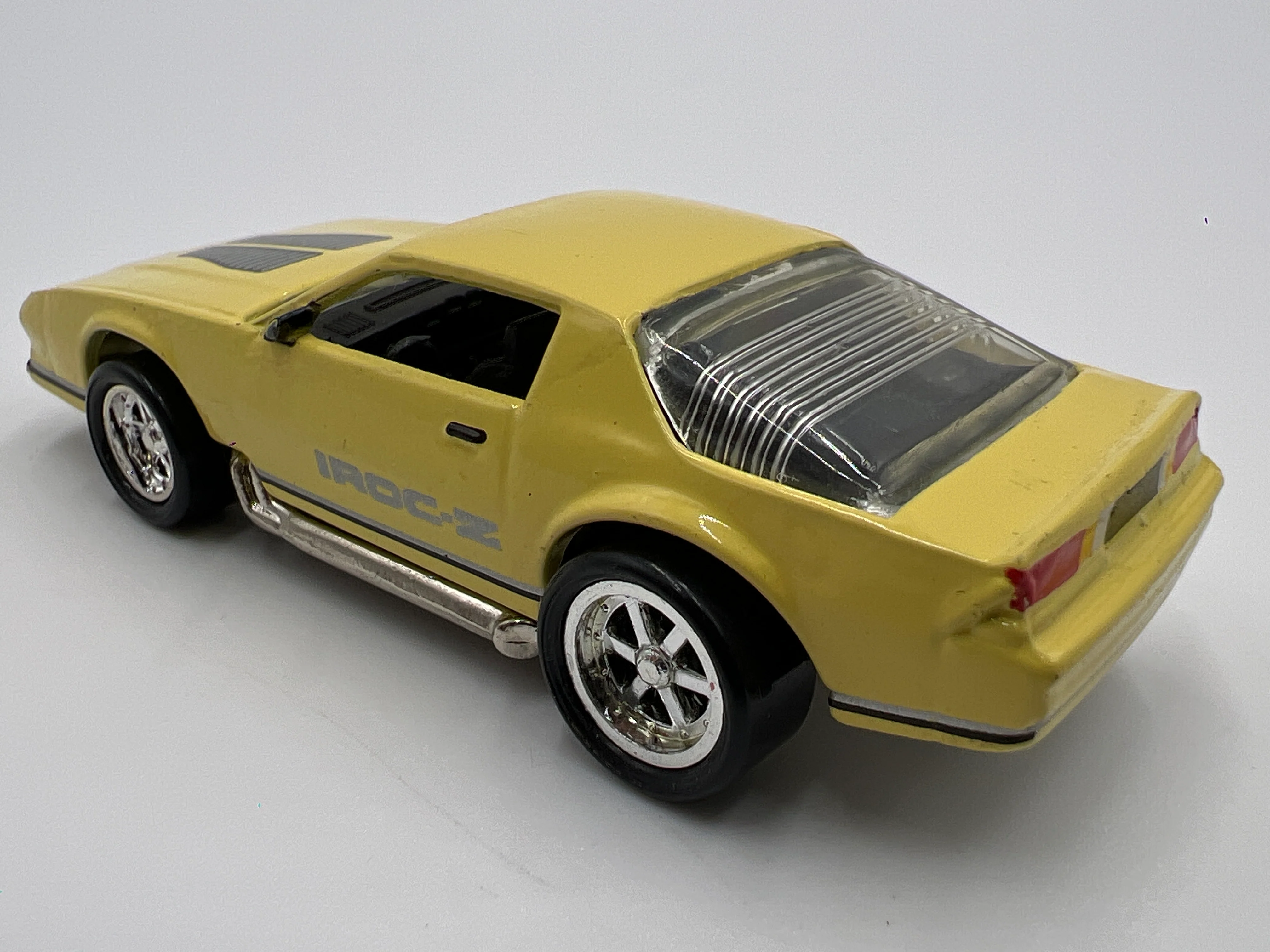 Hot Wheels 1/64 Blackwall 30th Anniversary Set Exclusive 86 Camaro IROC-Z Yellow Loose - Image 2