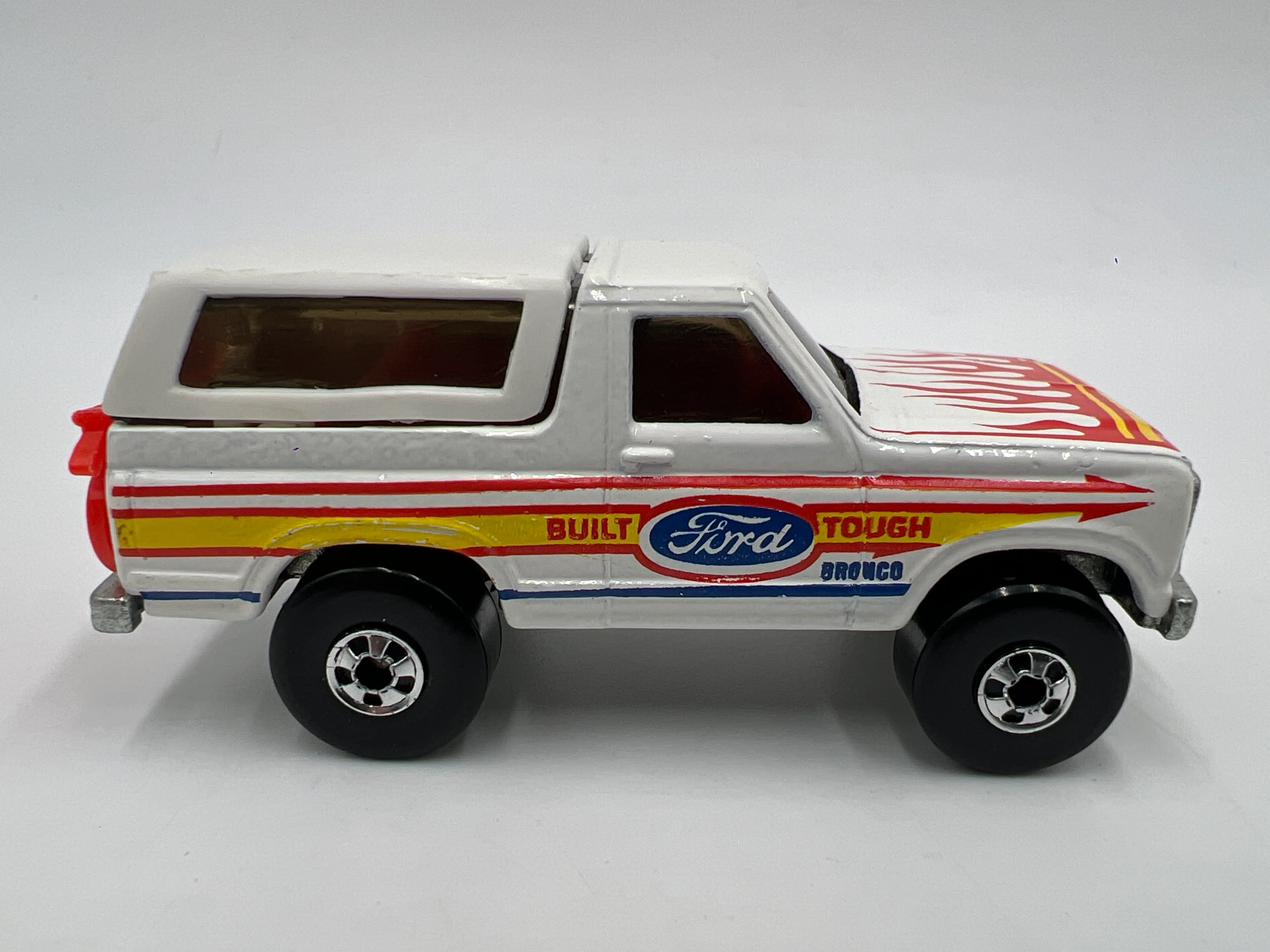 Hot Wheels 1/64 Blackwall Ford Bronco 4 Wheeler White Loose - Image 3
