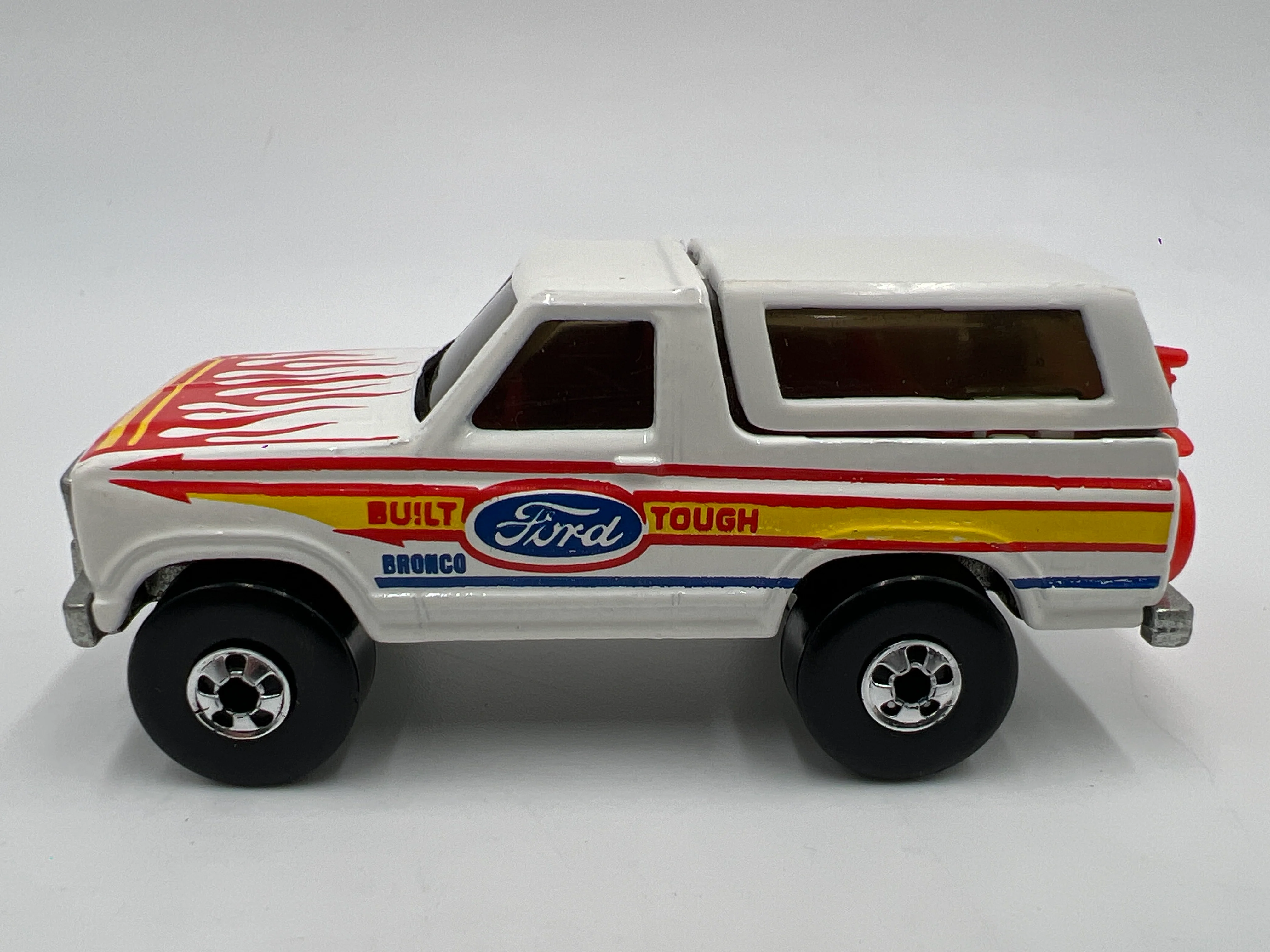 Hot Wheels 1/64 Blackwall Ford Bronco 4 Wheeler White Loose - Image 4