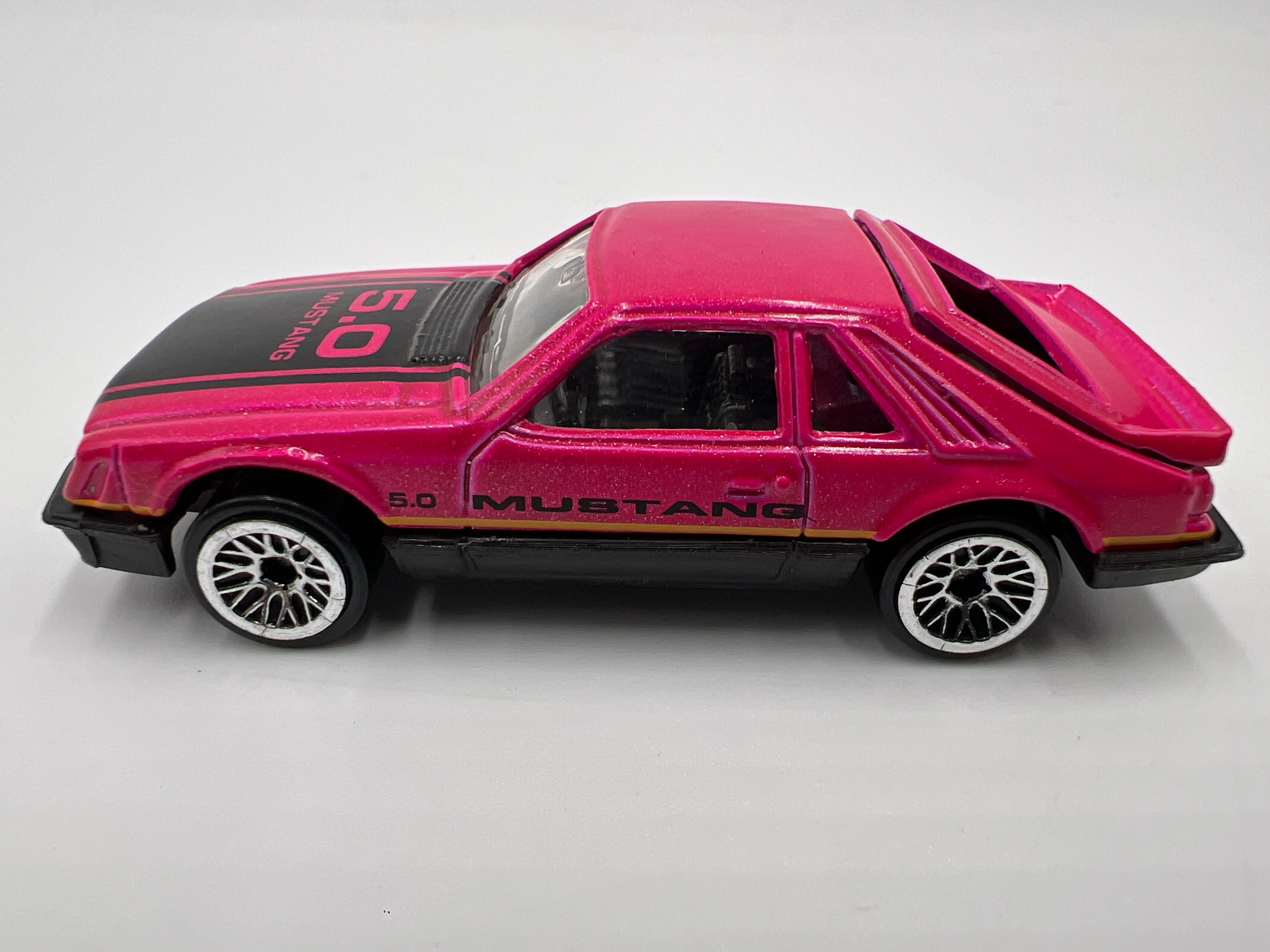 Hot Wheels 1/64 Ford Mustang Cobra 5.0 Pink Loose - Image 5