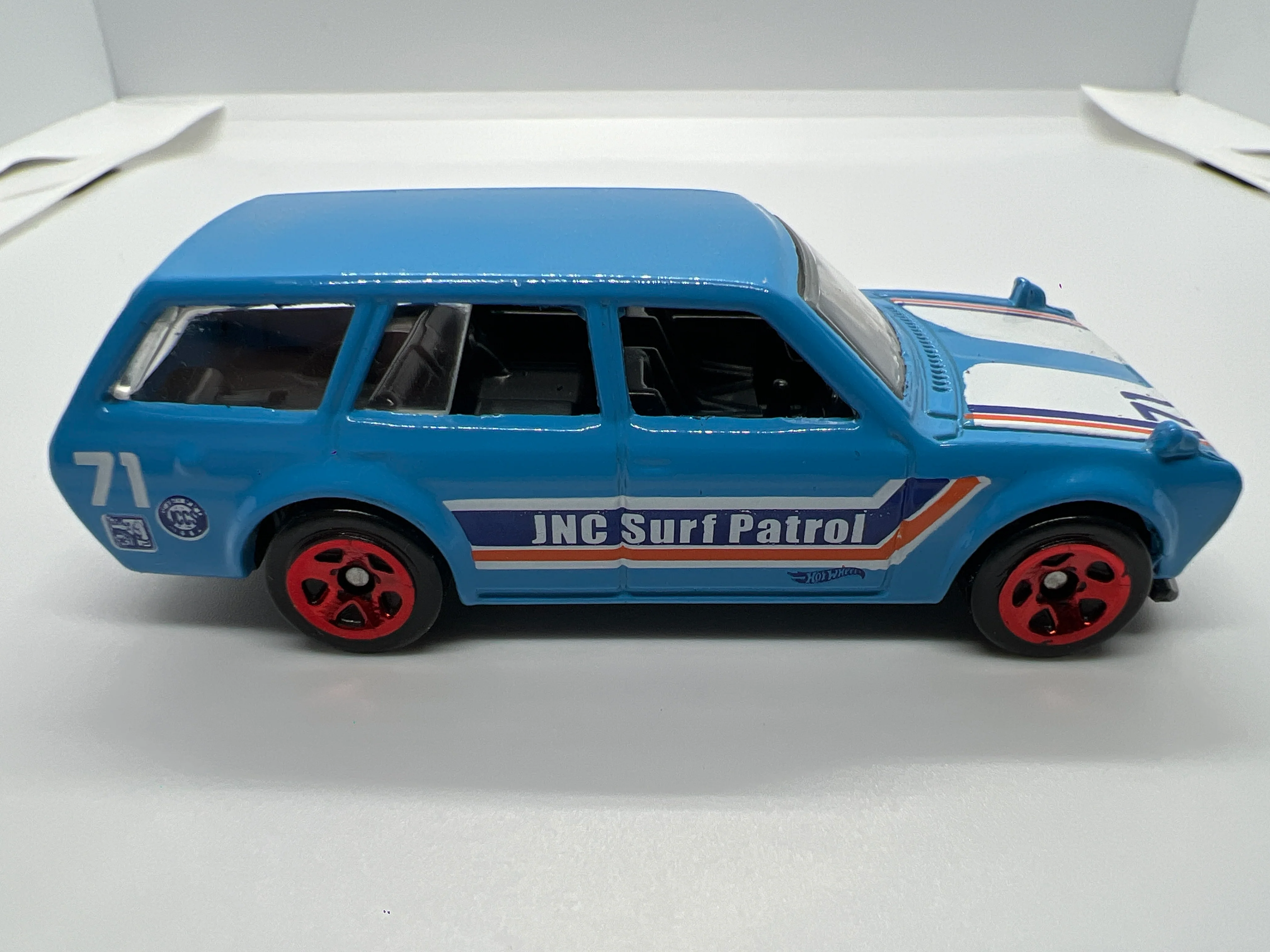 Hot Wheels 1/64 Mainline 71 Datsun 510 Wagon Blue Loose - Image 3