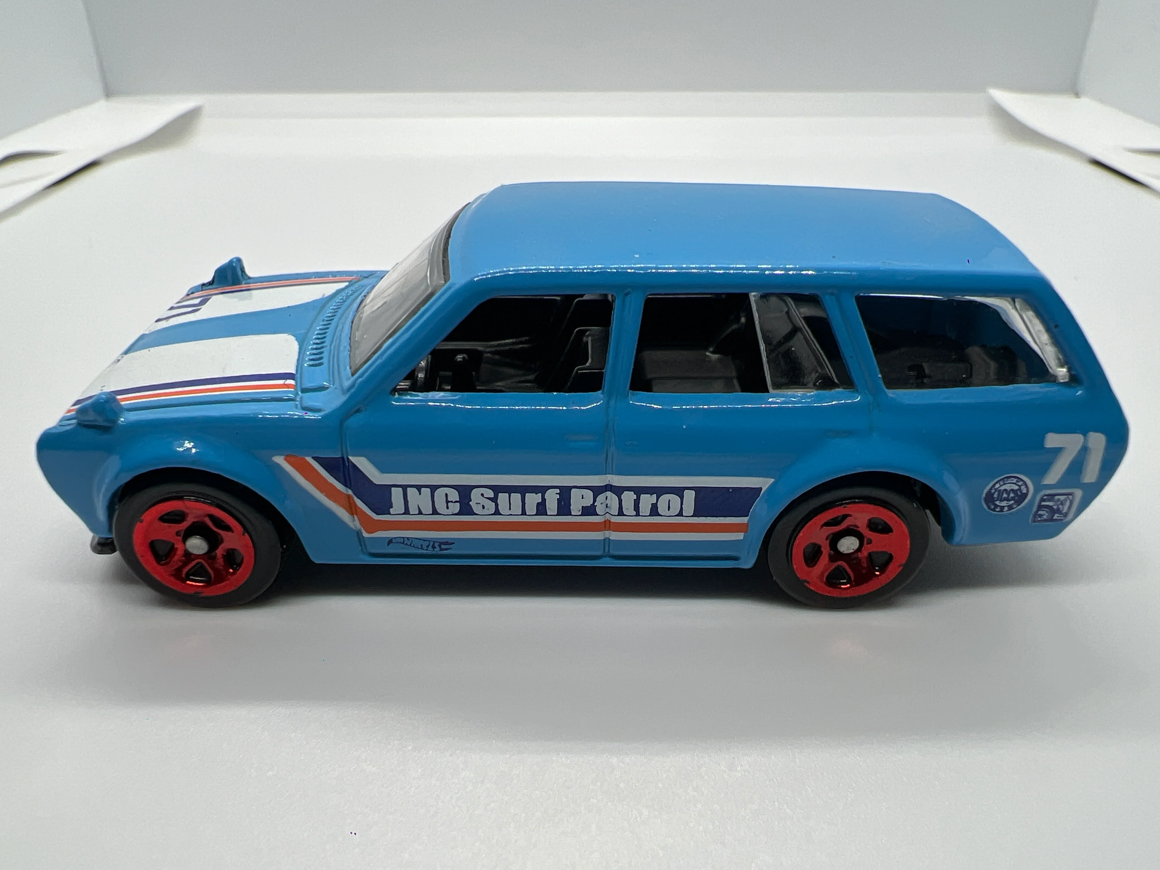Hot Wheels 1/64 Mainline 71 Datsun 510 Wagon Blue Loose - Image 4