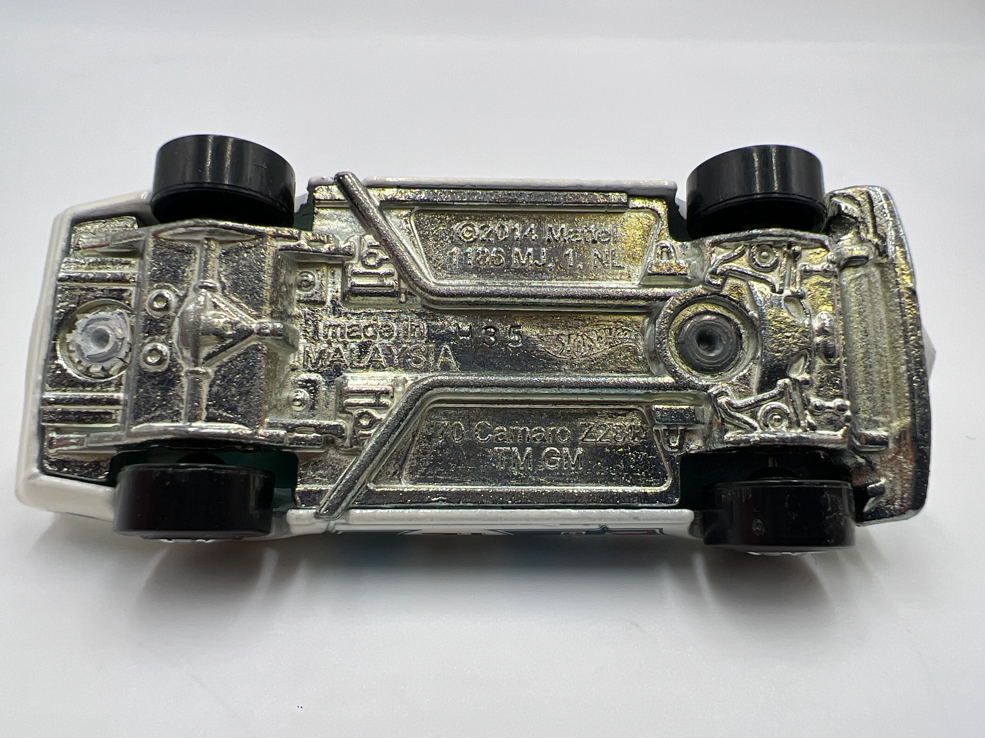 Hot Wheels 1/64 Heritage Redline #10 70 Camaro White Loose - Image 6