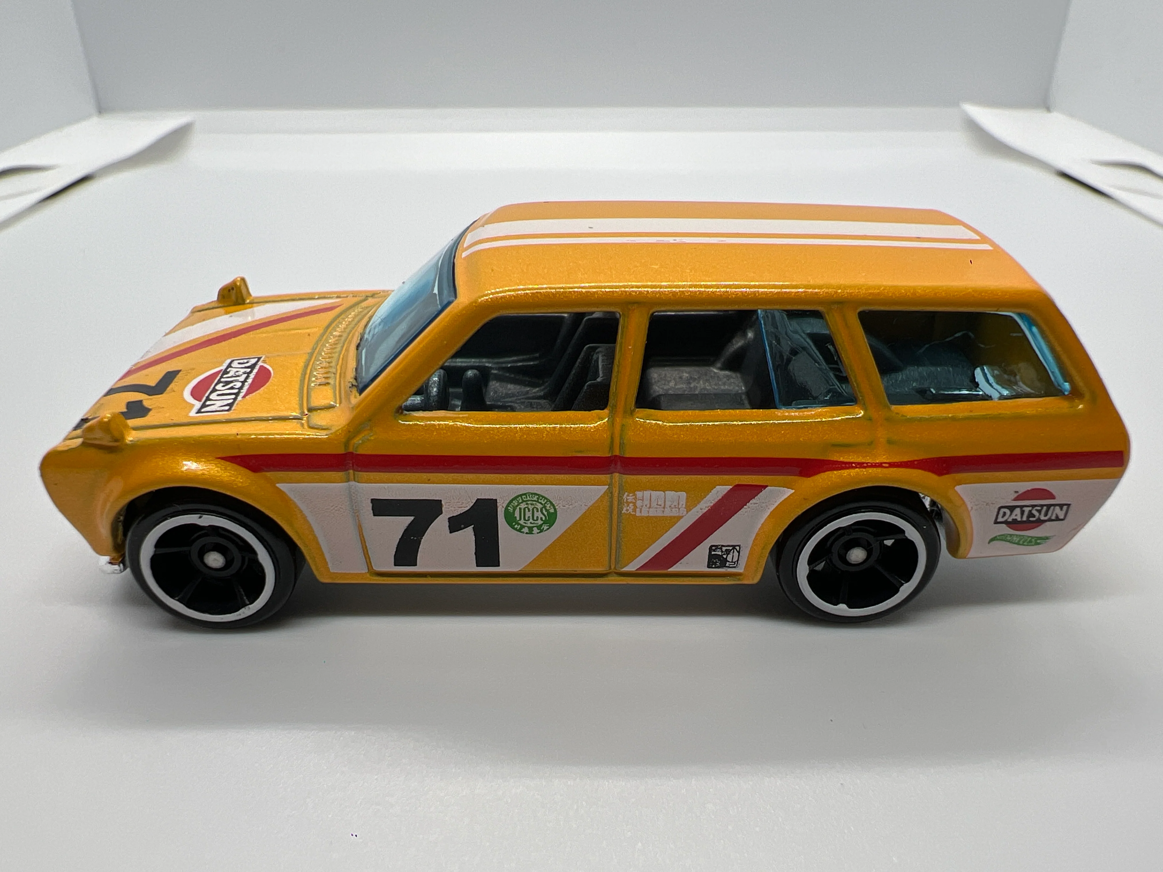 Hot Wheels 1/64 Mainline 71 Datsun 510 Wagon Yellow Loose - Image 4
