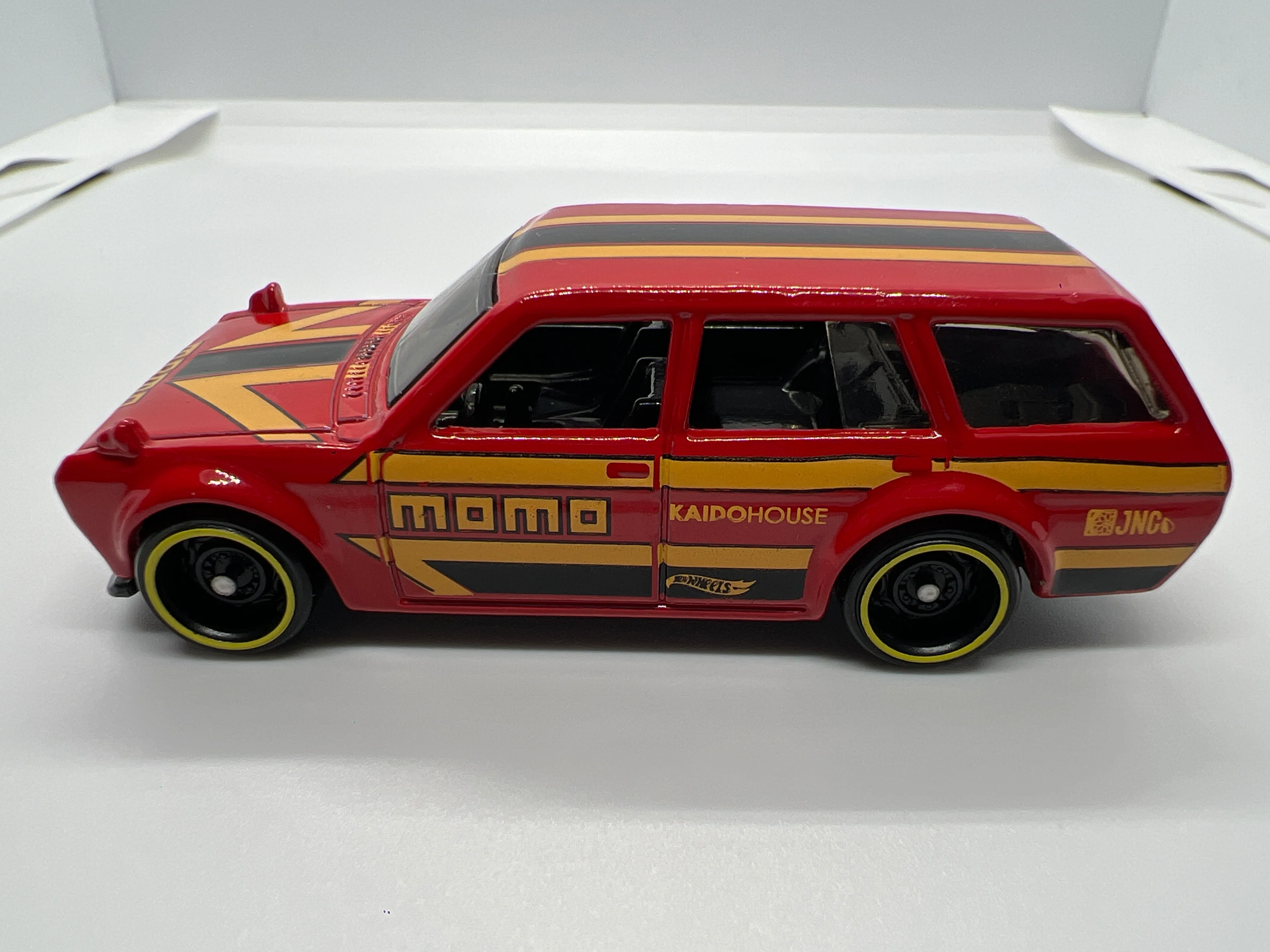 Hot Wheels 1/64 Mainline 71 Datsun 510 Wagon Momo Red Loose - Image 4