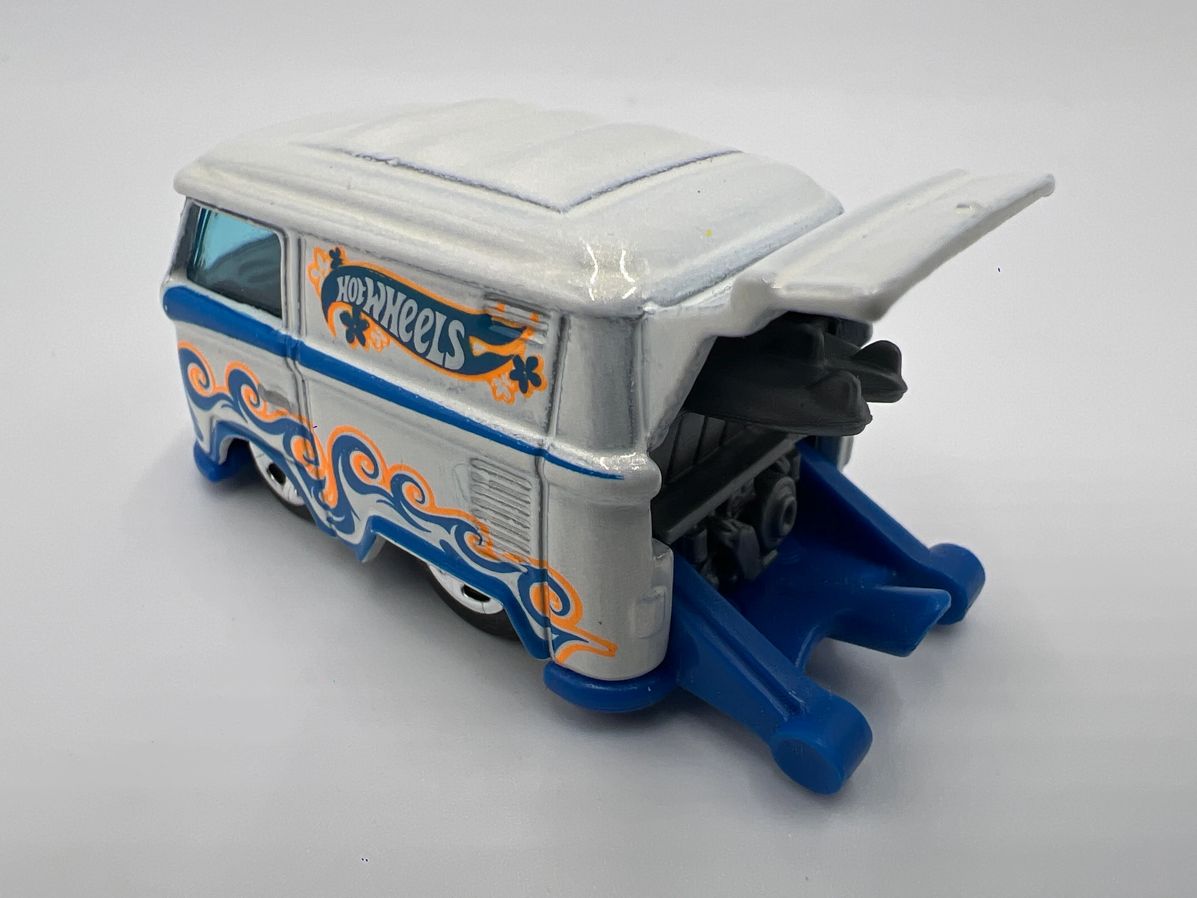 Hot Wheels 1/64 Mainline Kool Kombi White Loose - Image 2