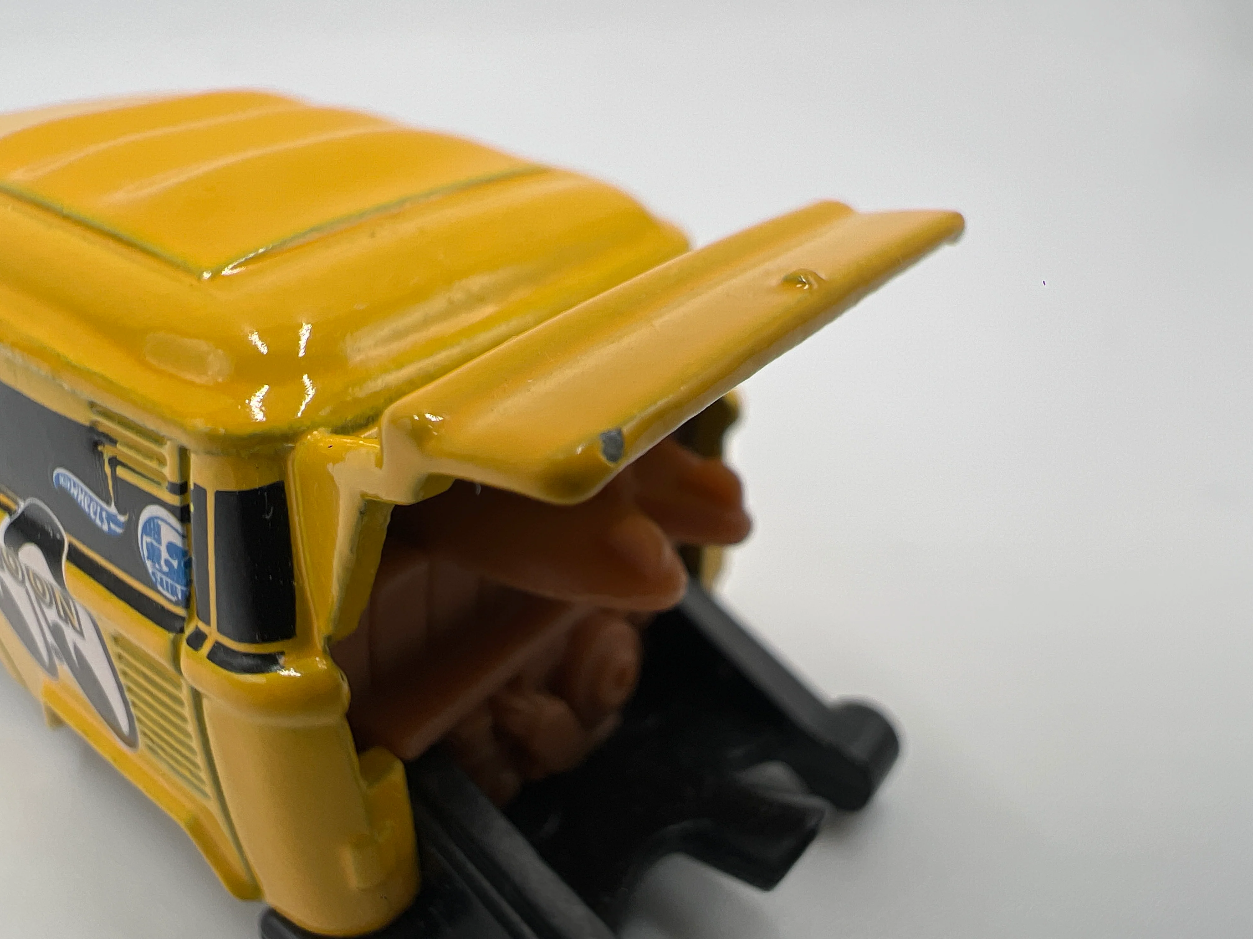 Hot Wheels 1/64 Mainline Kool Kombi Mooneyes Yellow Loose - Image 5