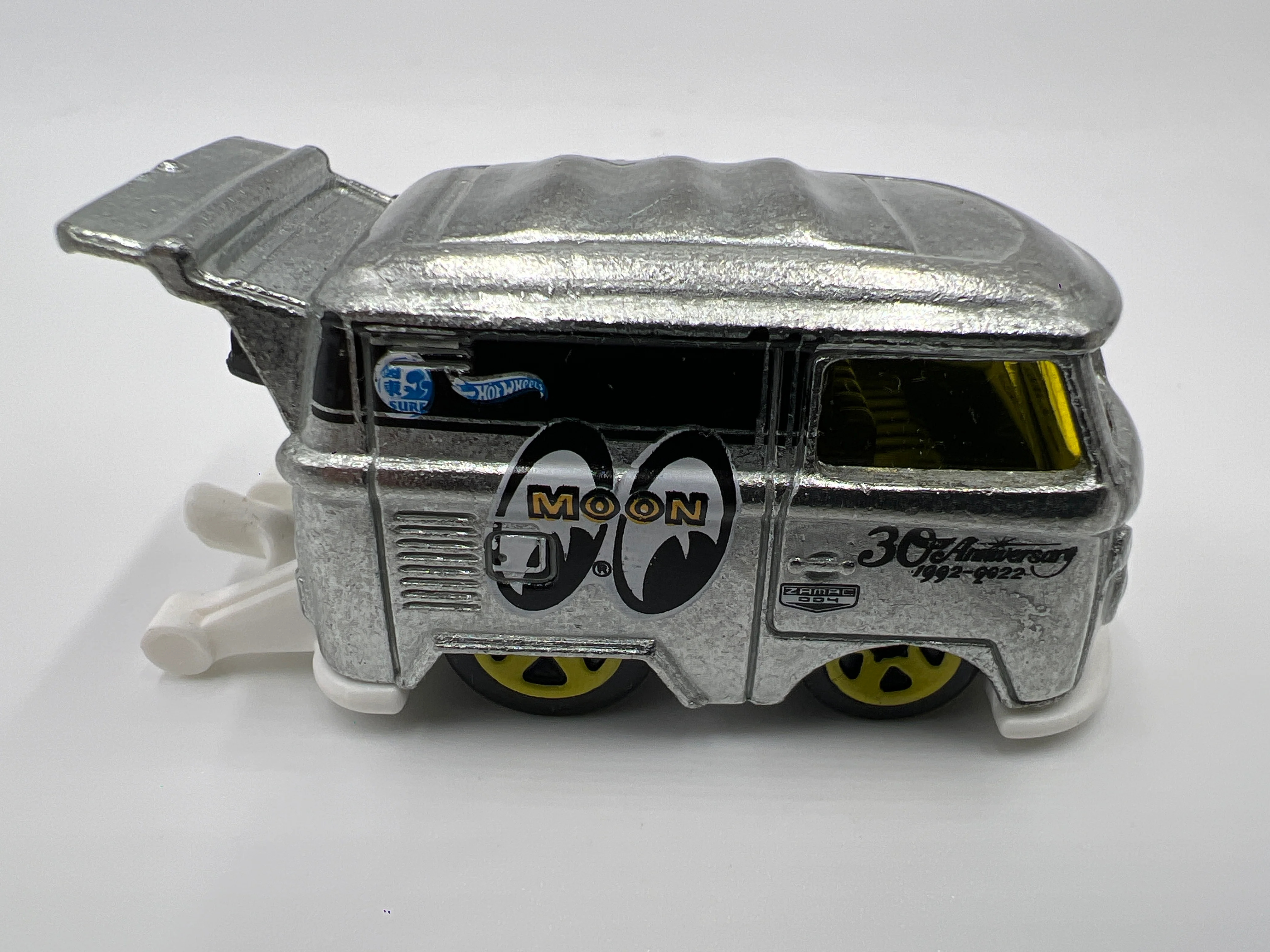 Hot Wheels 1/64 Zamac Kool Kombi Mooneyes Loose - Image 3