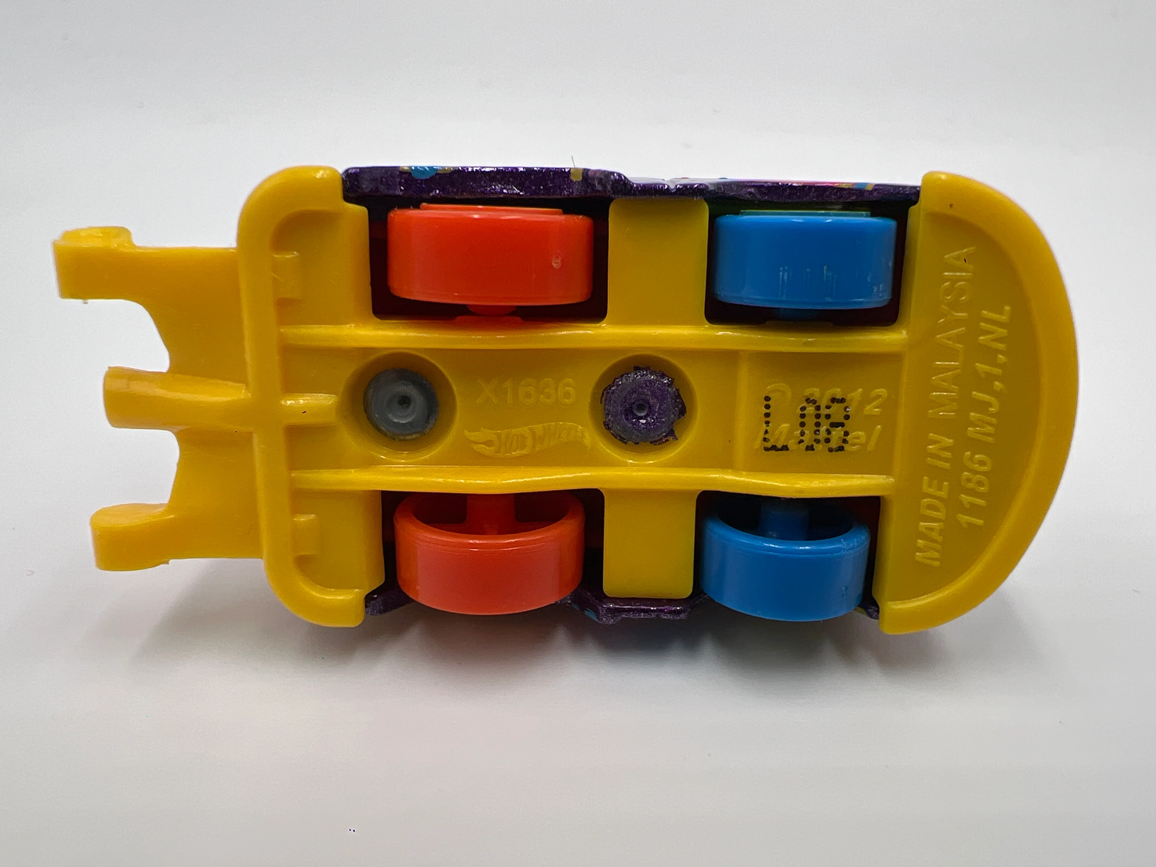Hot Wheels 1/64 Treasure Hunt Kool Kombi Purple Loose - Image 5