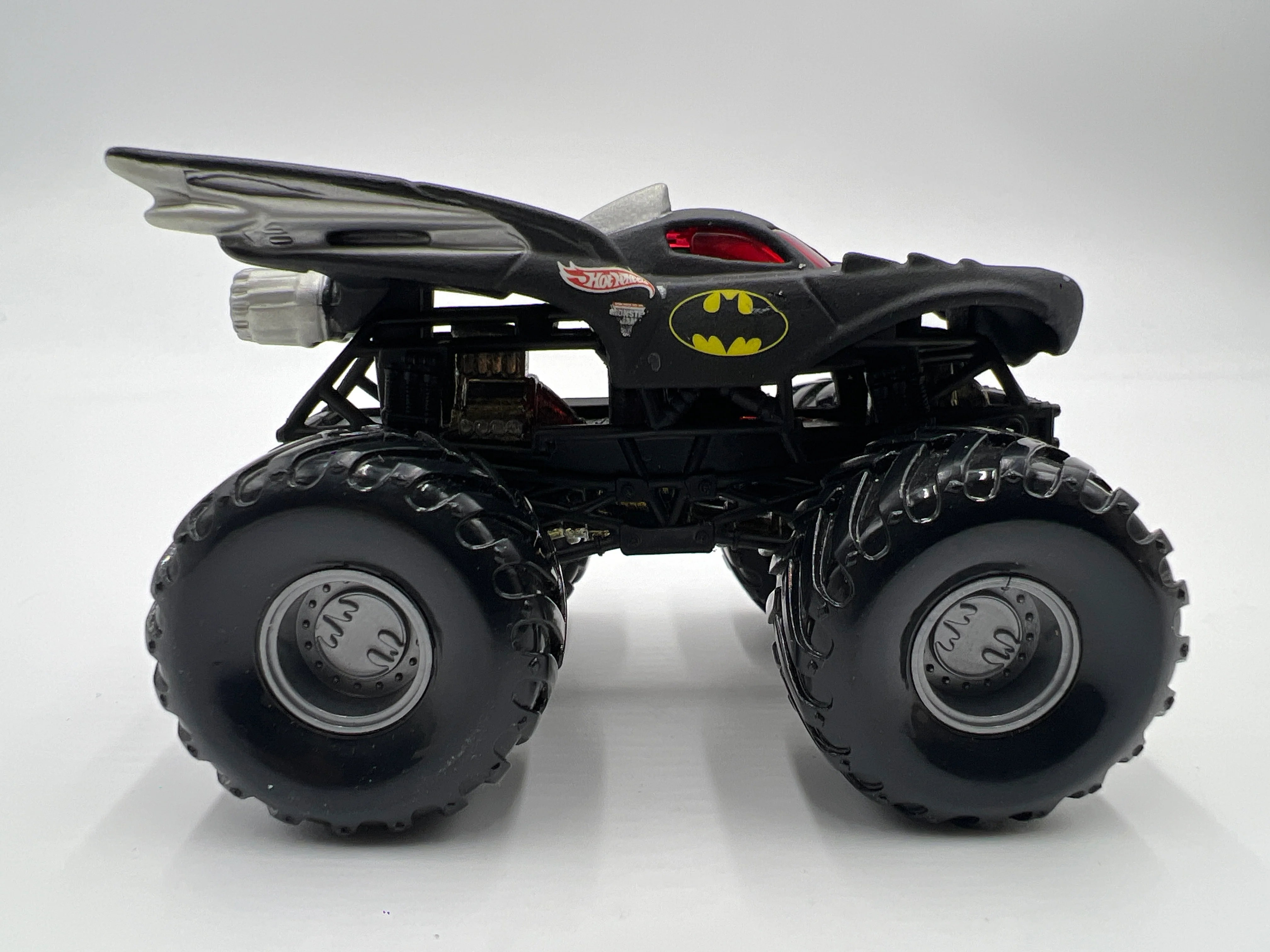 Hot Wheels 1:64 Monster Jam Small Wheel/Metal Base Batman Matte Black Loose - Image 4
