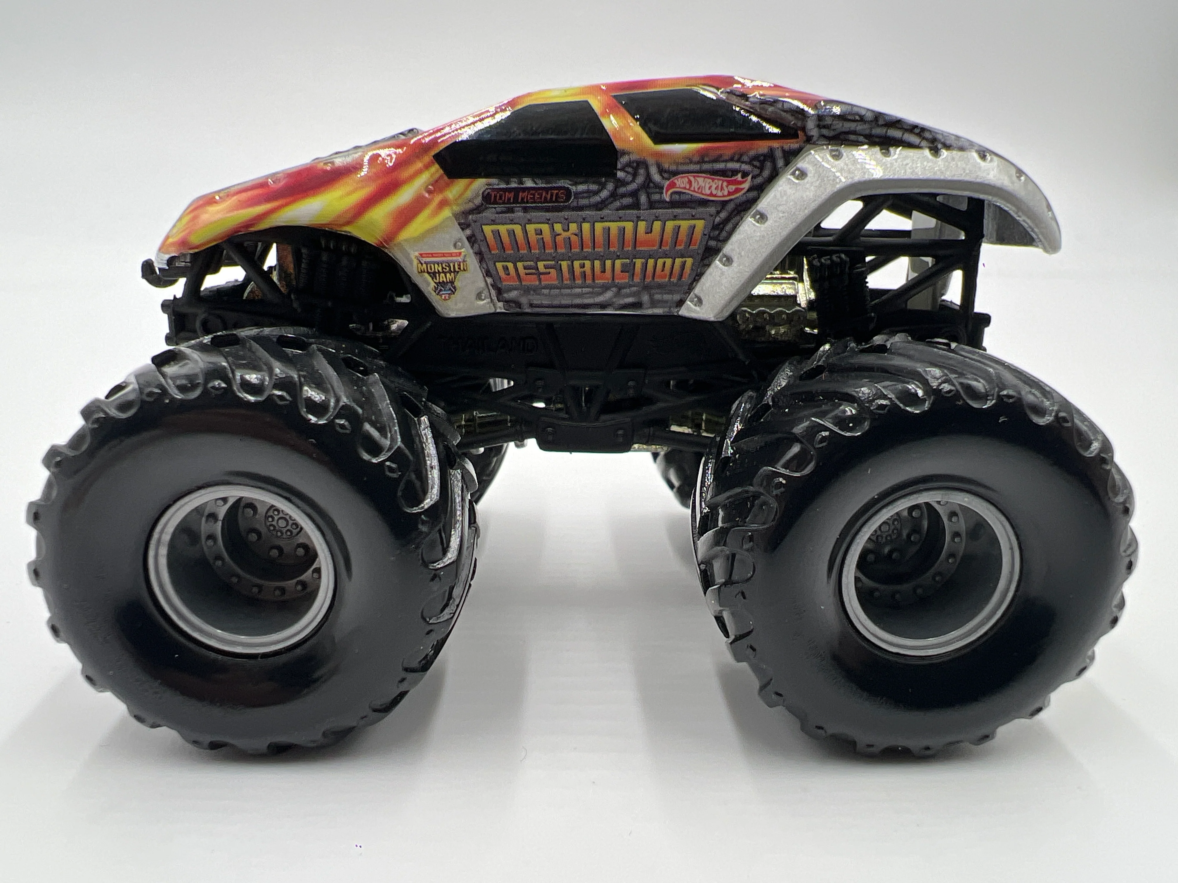 Hot Wheels 1:64 Monster Jam Small Wheel/Metal Base Maximum Destruction Loose - Image 4