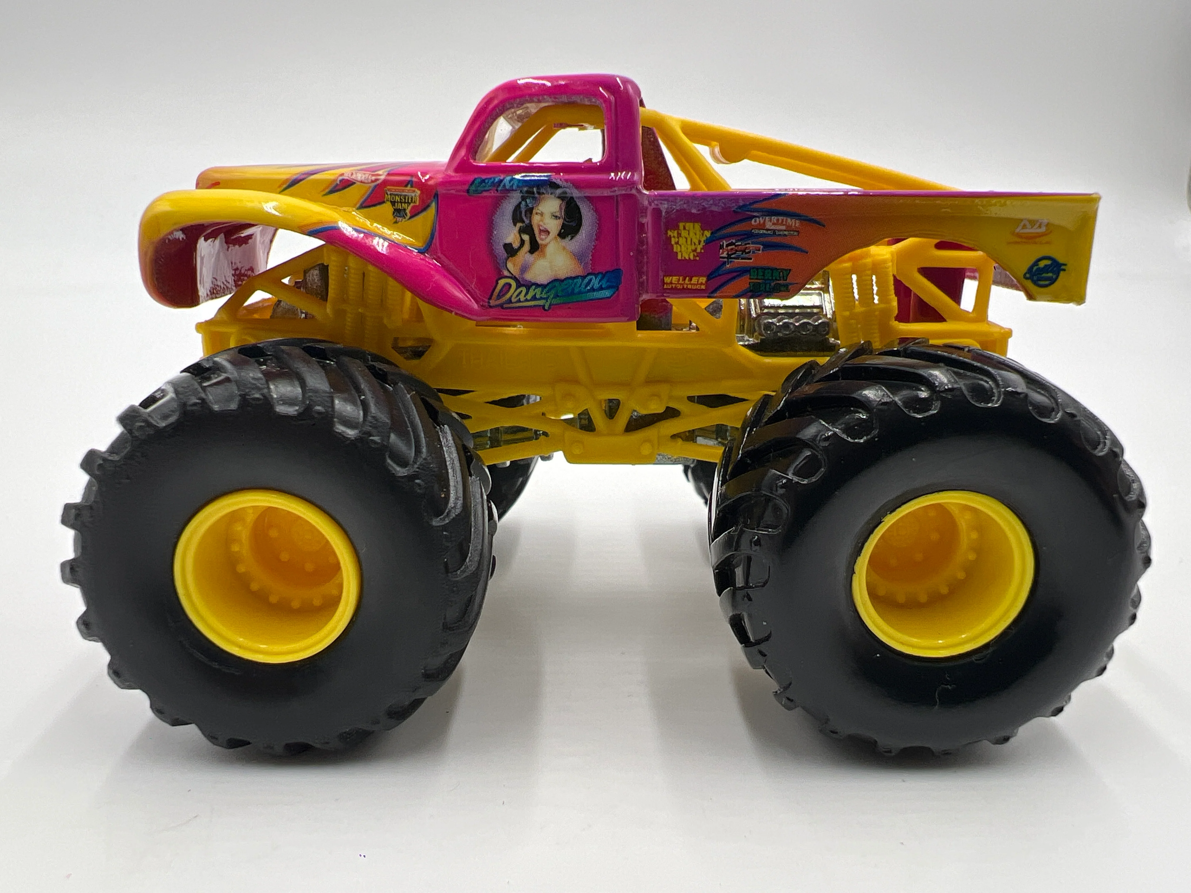 Hot Wheels 1:64 Monster Jam Small Wheel/Metal Base Lil Miss Dangerous Loose - Image 4
