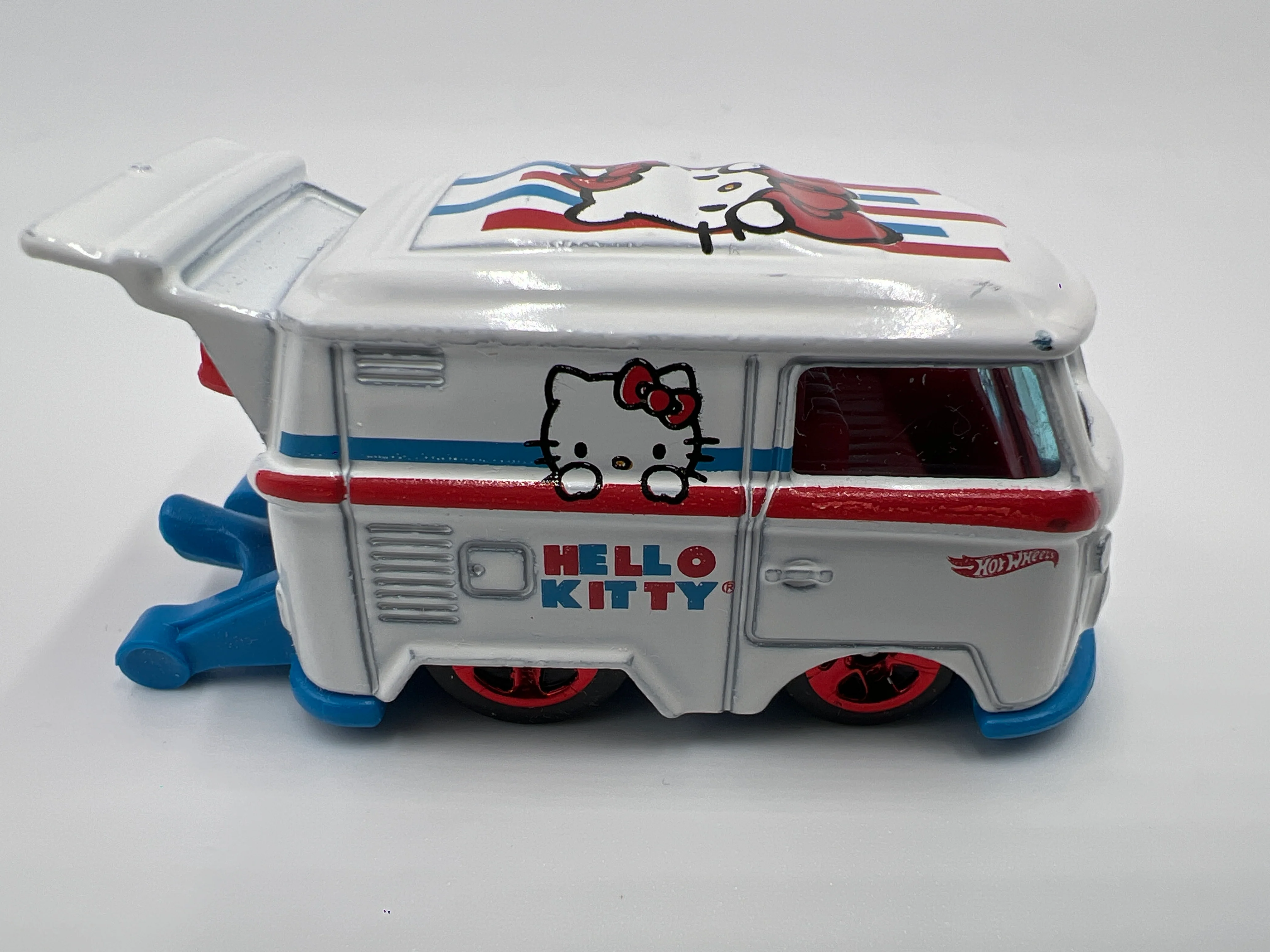 Hot Wheels 1/64 Hello Kitty Kool Kombi White Loose - Image 3