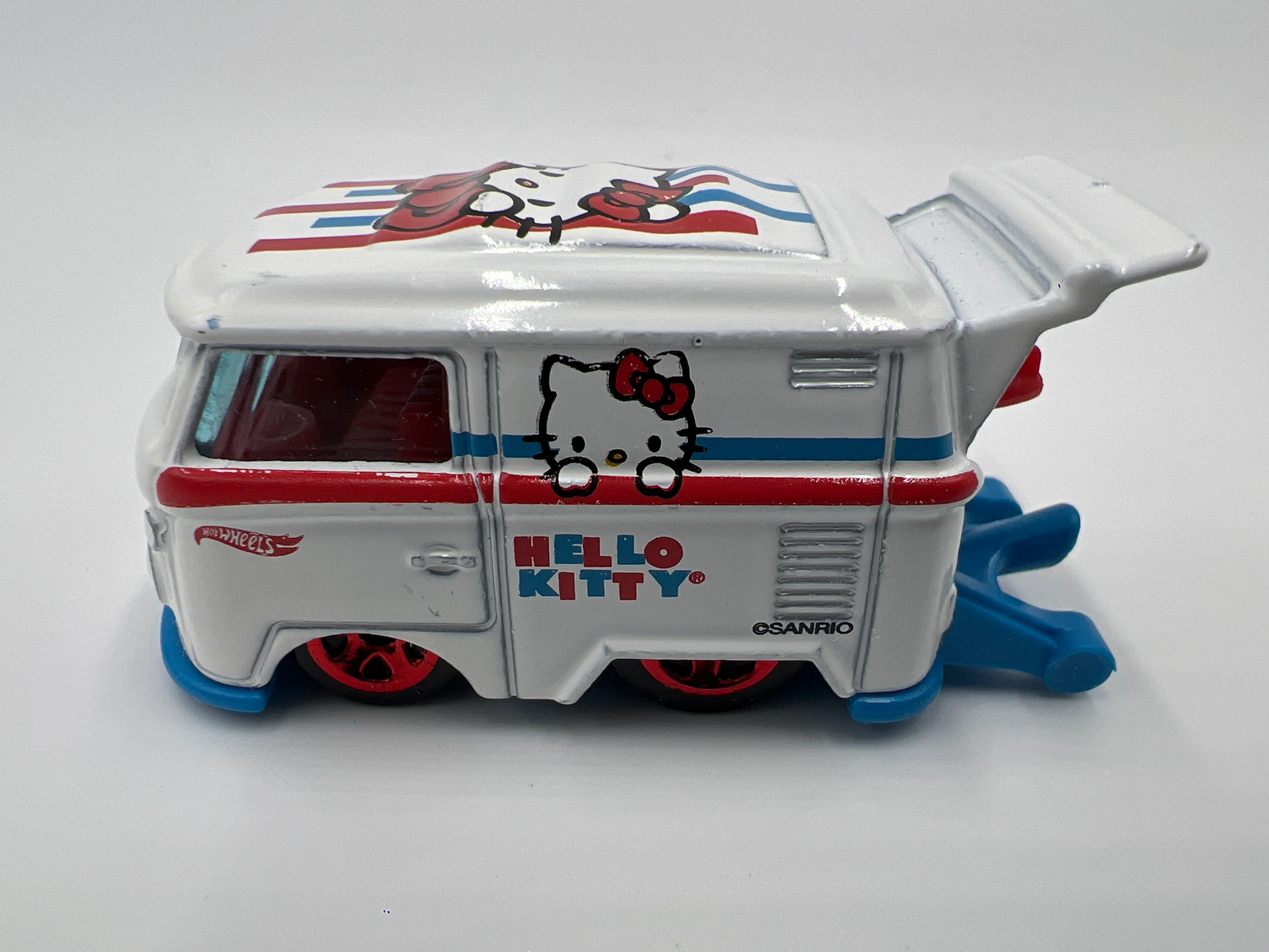 Hot Wheels 1/64 Hello Kitty Kool Kombi White Loose - Image 4