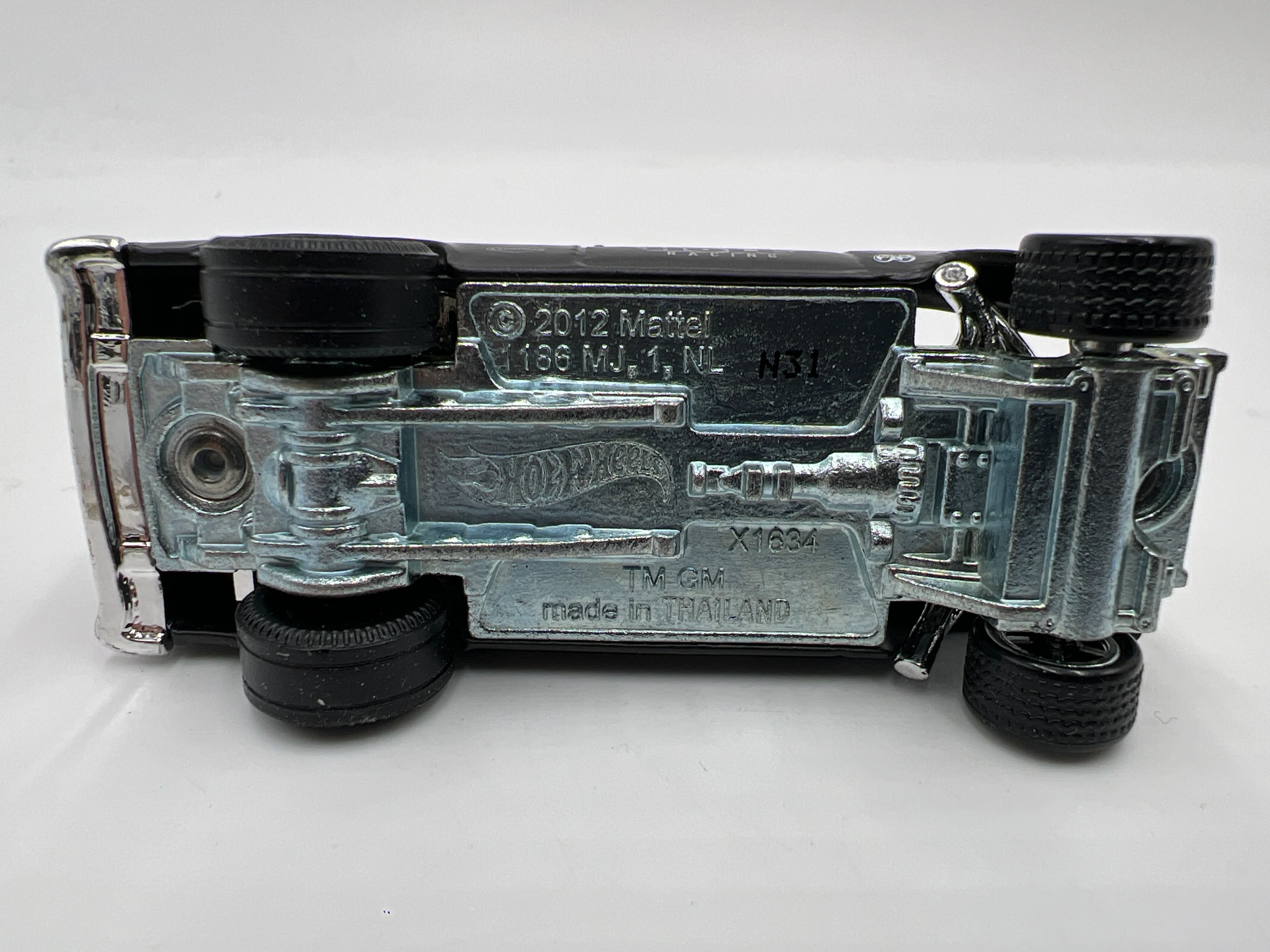 Hot Wheels 1/64 Premium Diorama Set 55 Chevy Bel Air Gasser Matte Black Hole Loose - Image 5