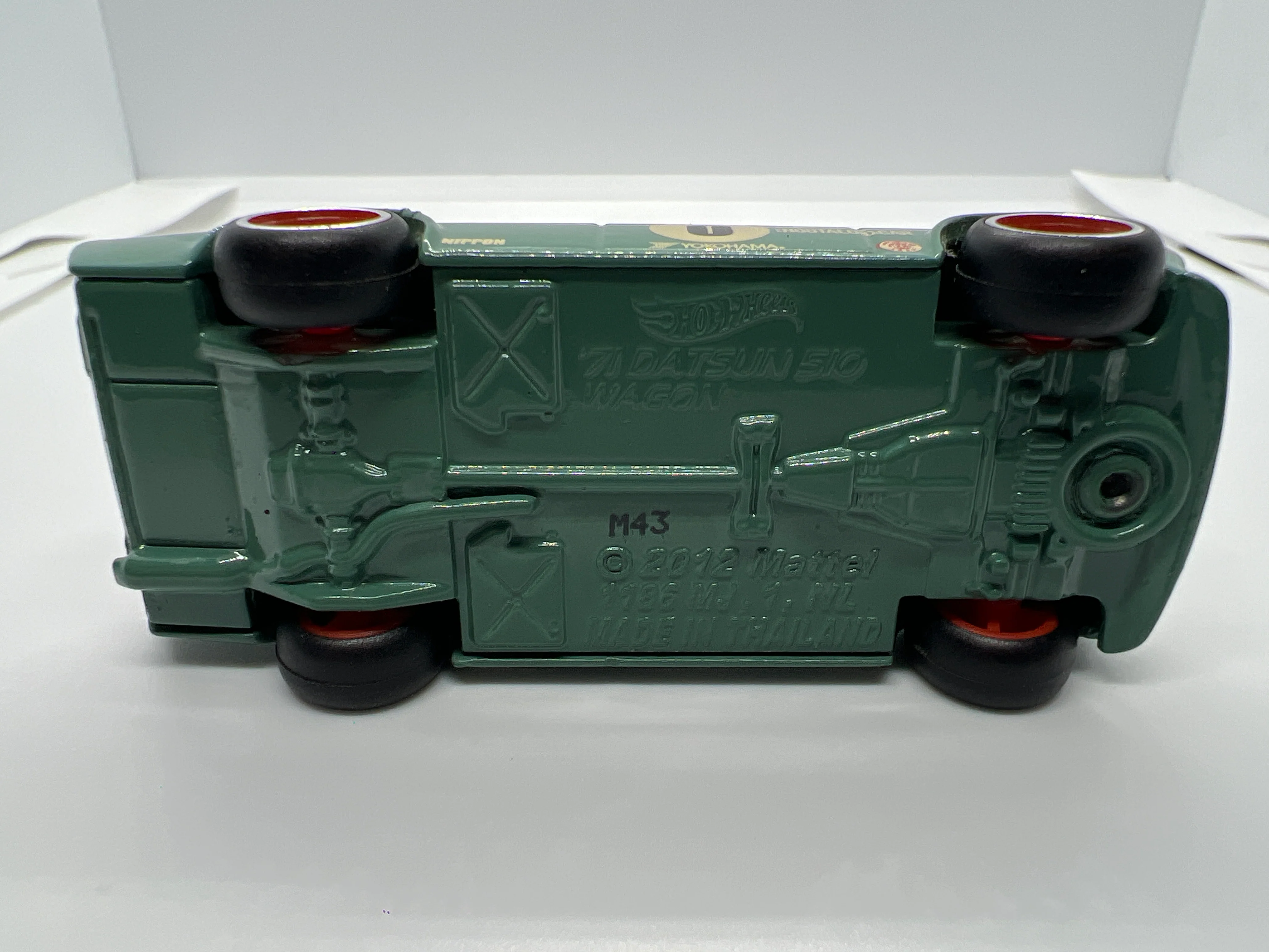 Hot Wheels 1/64 Premium Diorama Set 71 Datsun 510 Wagon Green Loose - Image 5