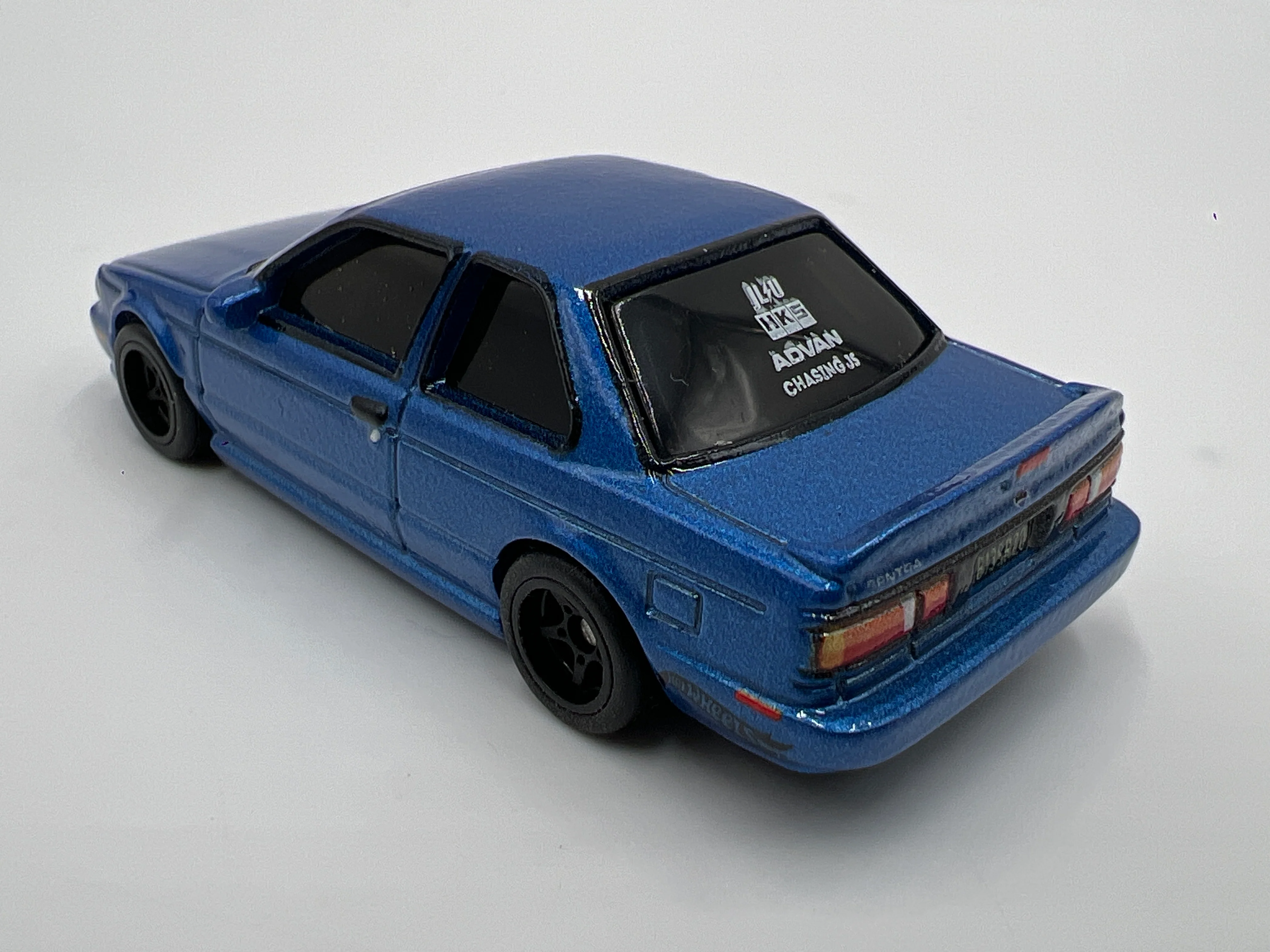 Hot Wheels 1/64 Premium Diorama Set 91 Nissan Sentra SE-R Blue Loose - Image 2