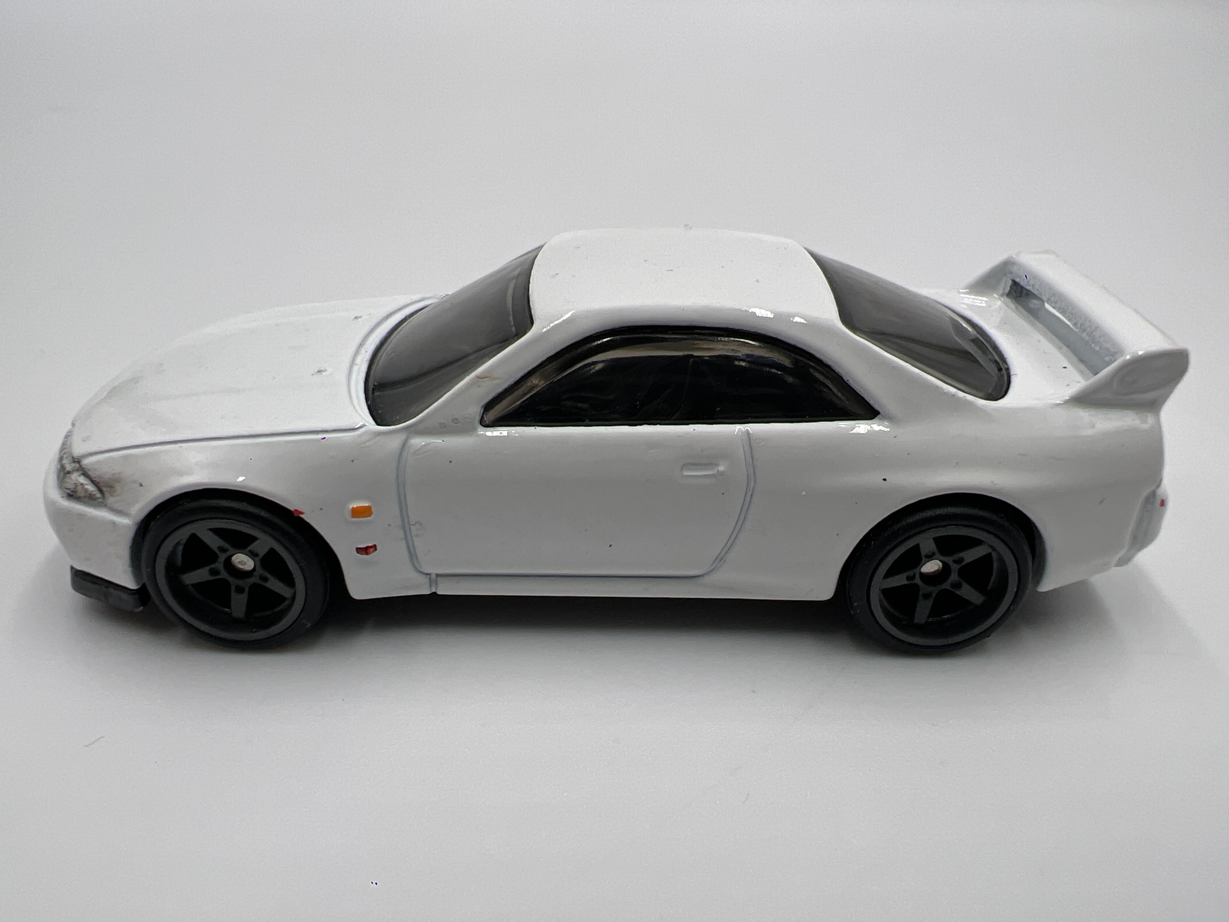 Hot Wheels 1/64 Premium Diorama Set Nissan Skyline GT-R R33 White Loose - Image 4