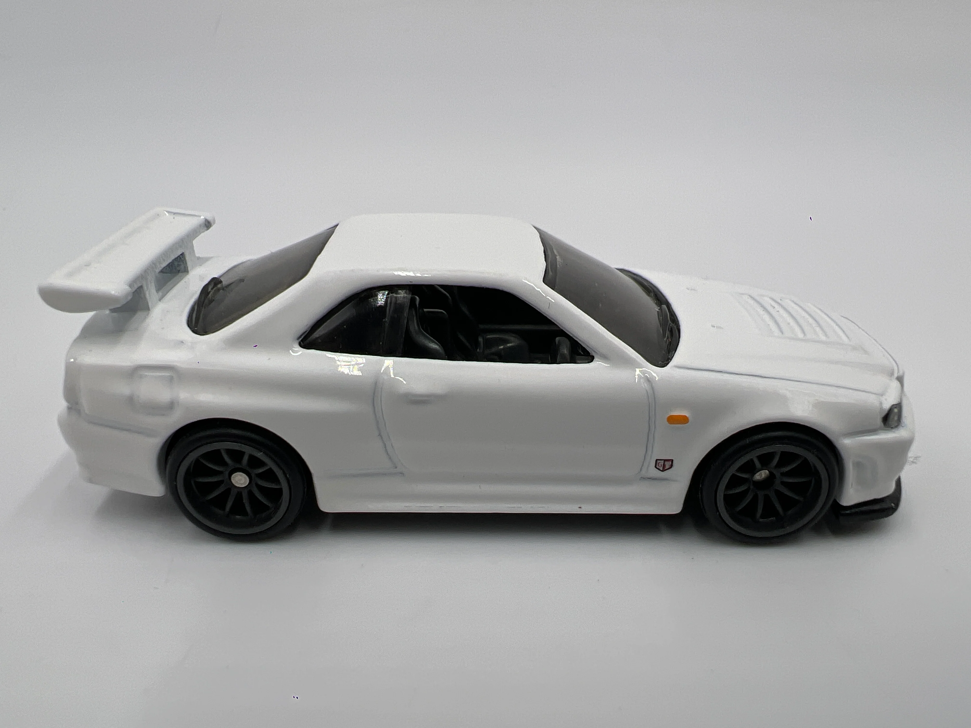 Hot Wheels 1/64 Premium Diorama Set Nissan Skyline GT-R R34 White Loose - Image 3