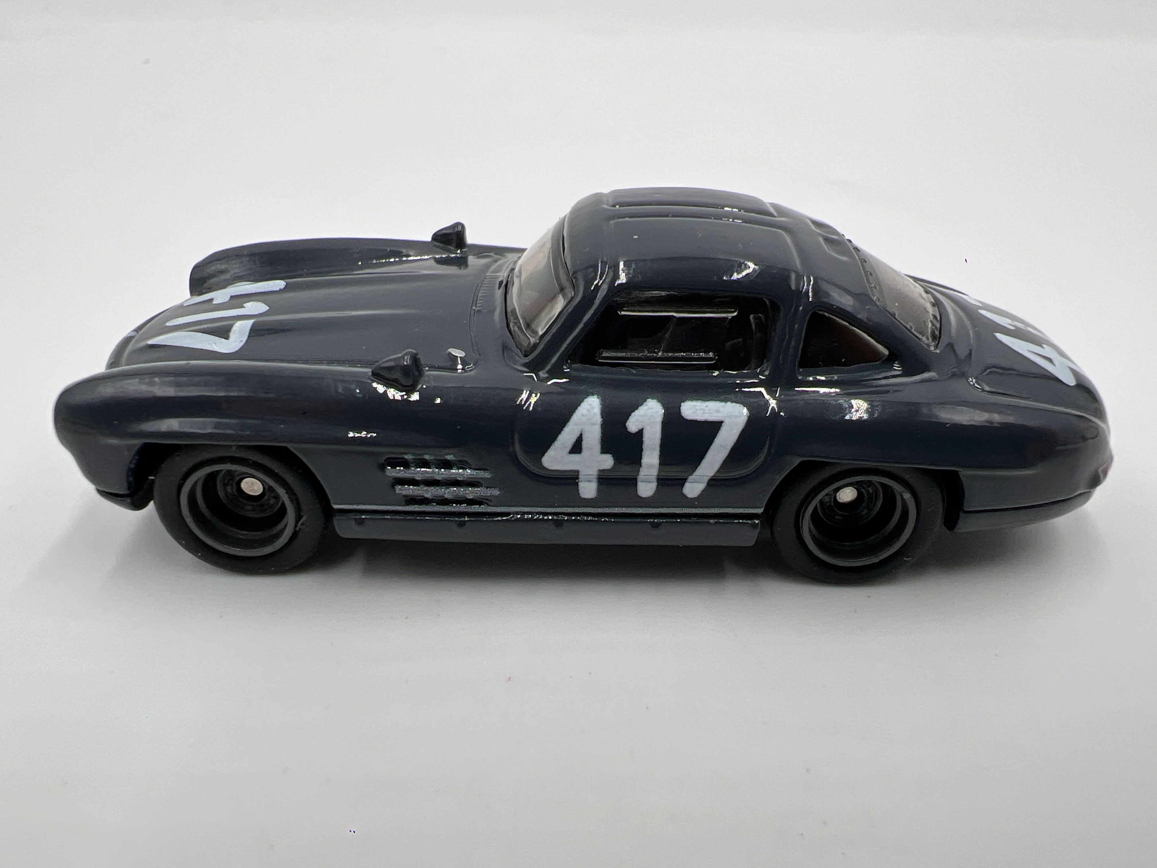 Hot Wheels 1/64 Premium Diorama Set Mercedes-Benz 300 SL Gray Loose - Image 4