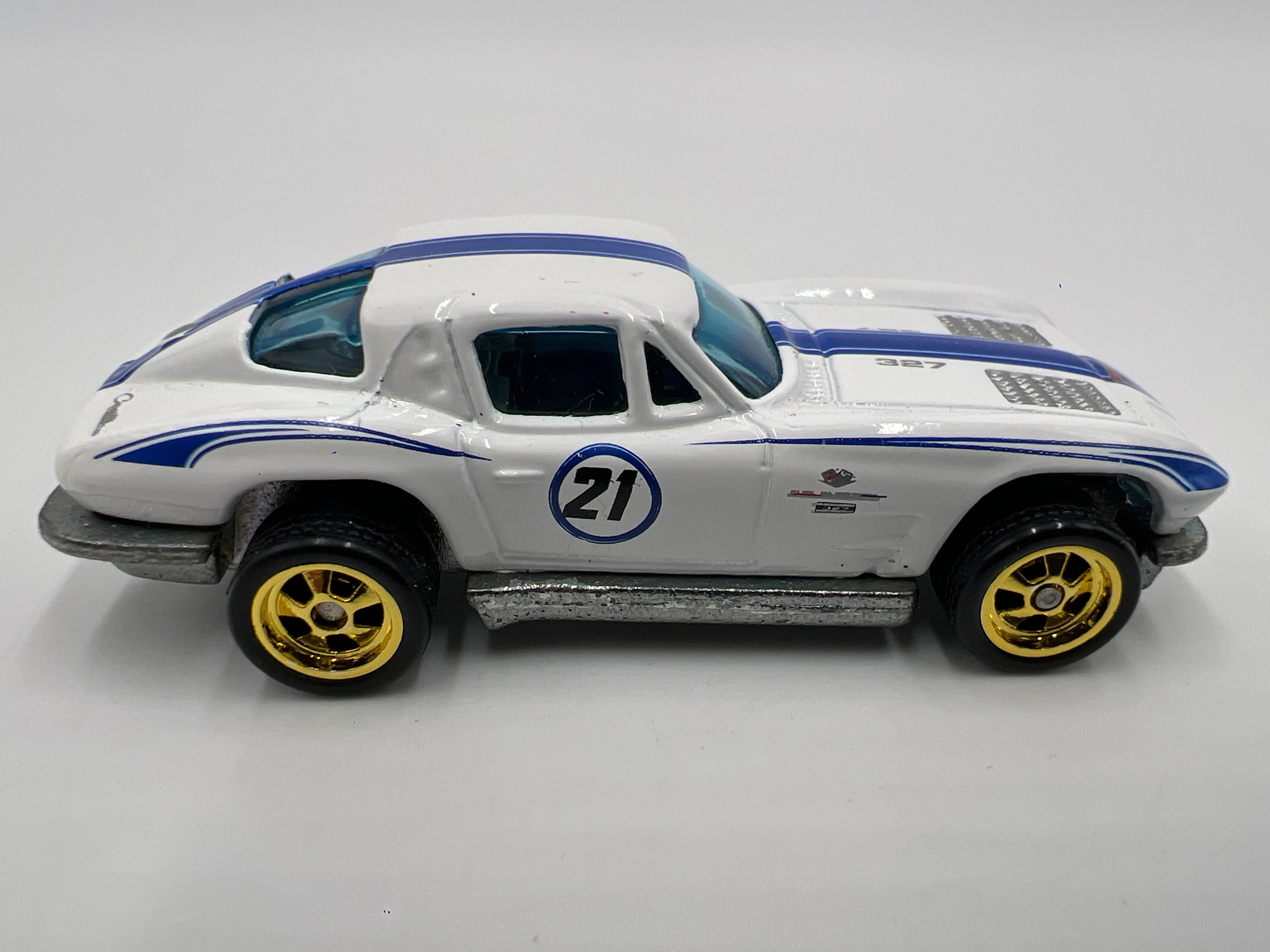 Hot Wheels 1/64 Premium Larrys Garage CHASE Corvette Sting Ray White Loose - Image 3